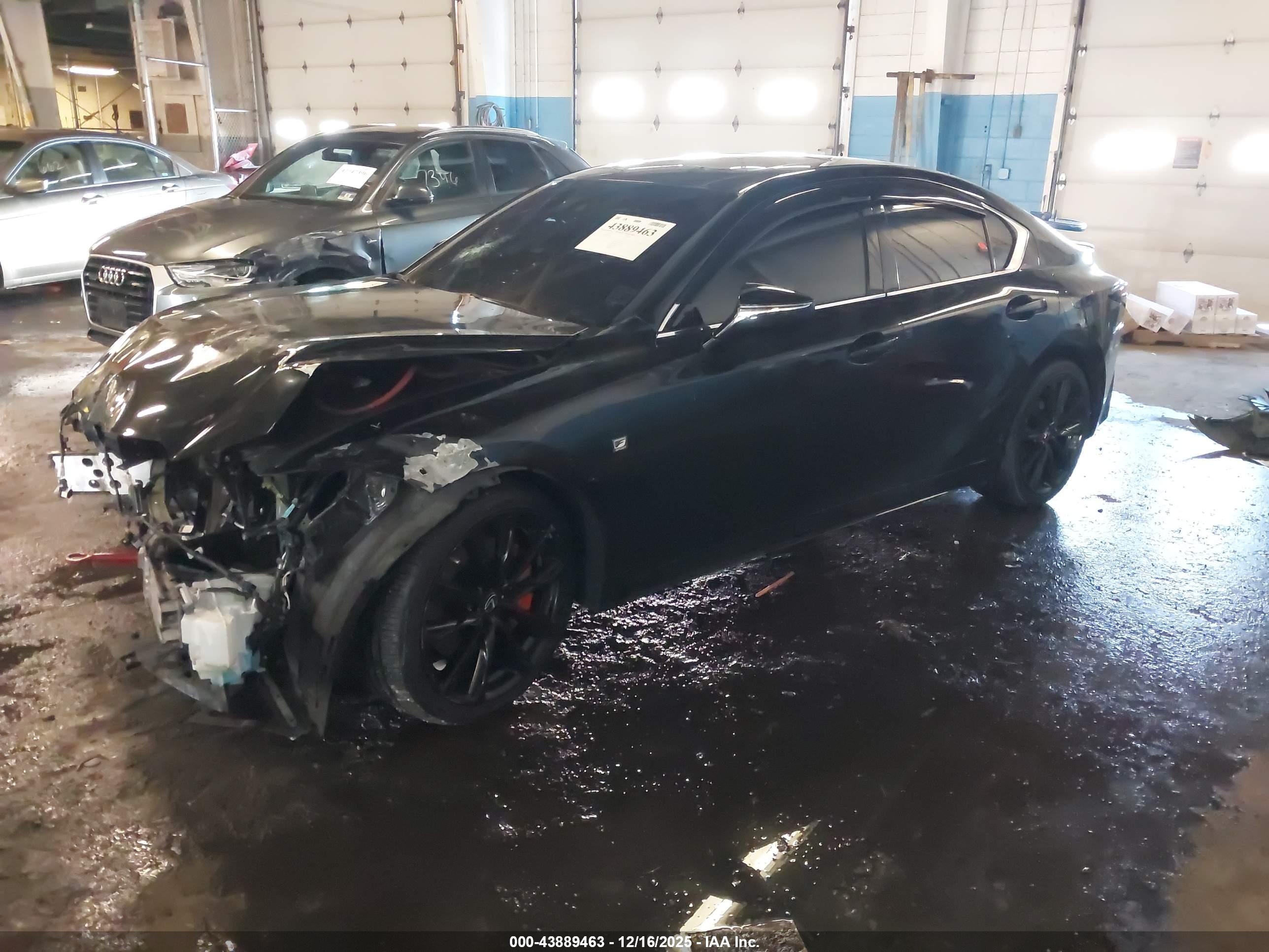 LEXUS IS image 2
