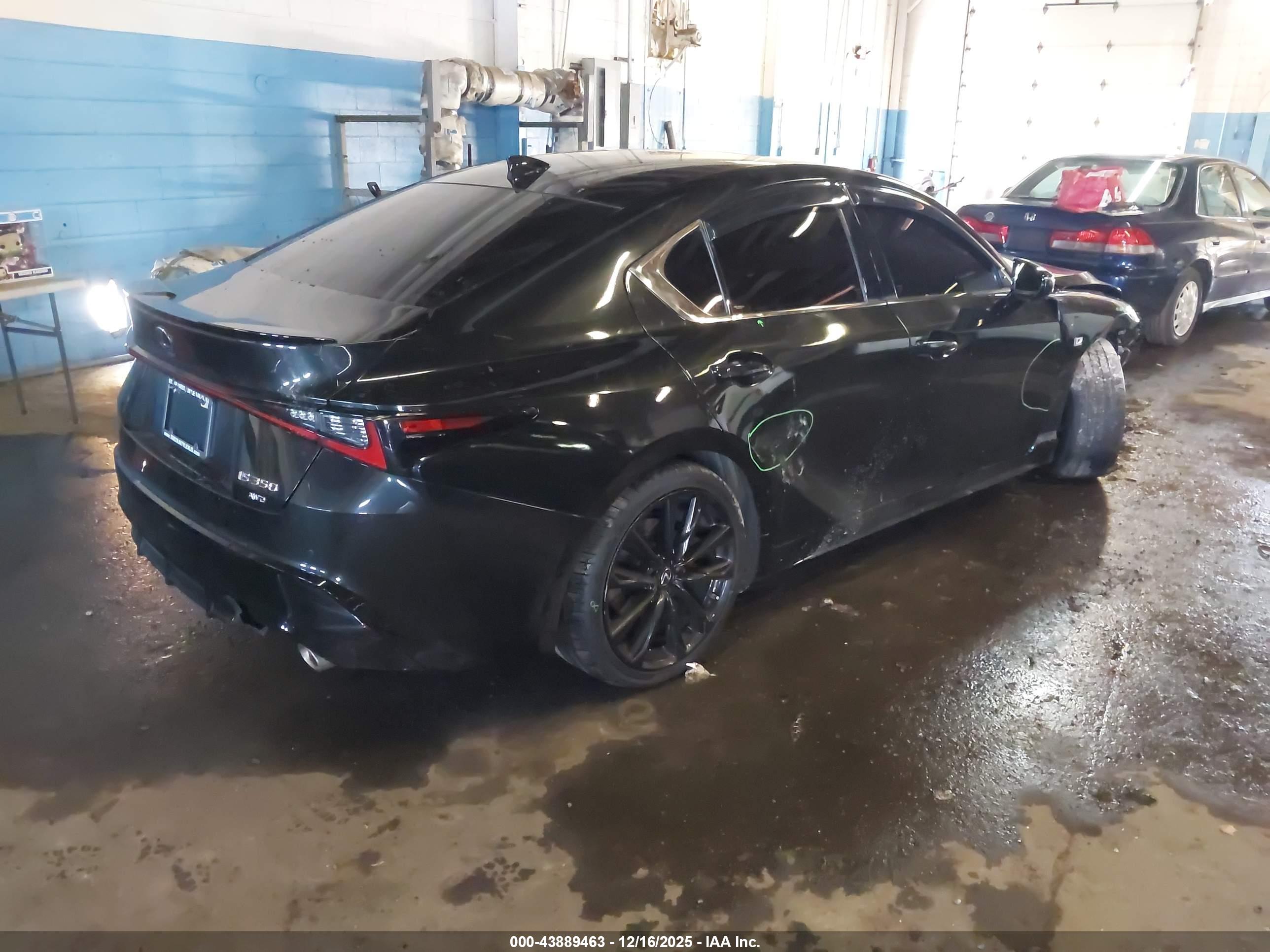 LEXUS IS image 4