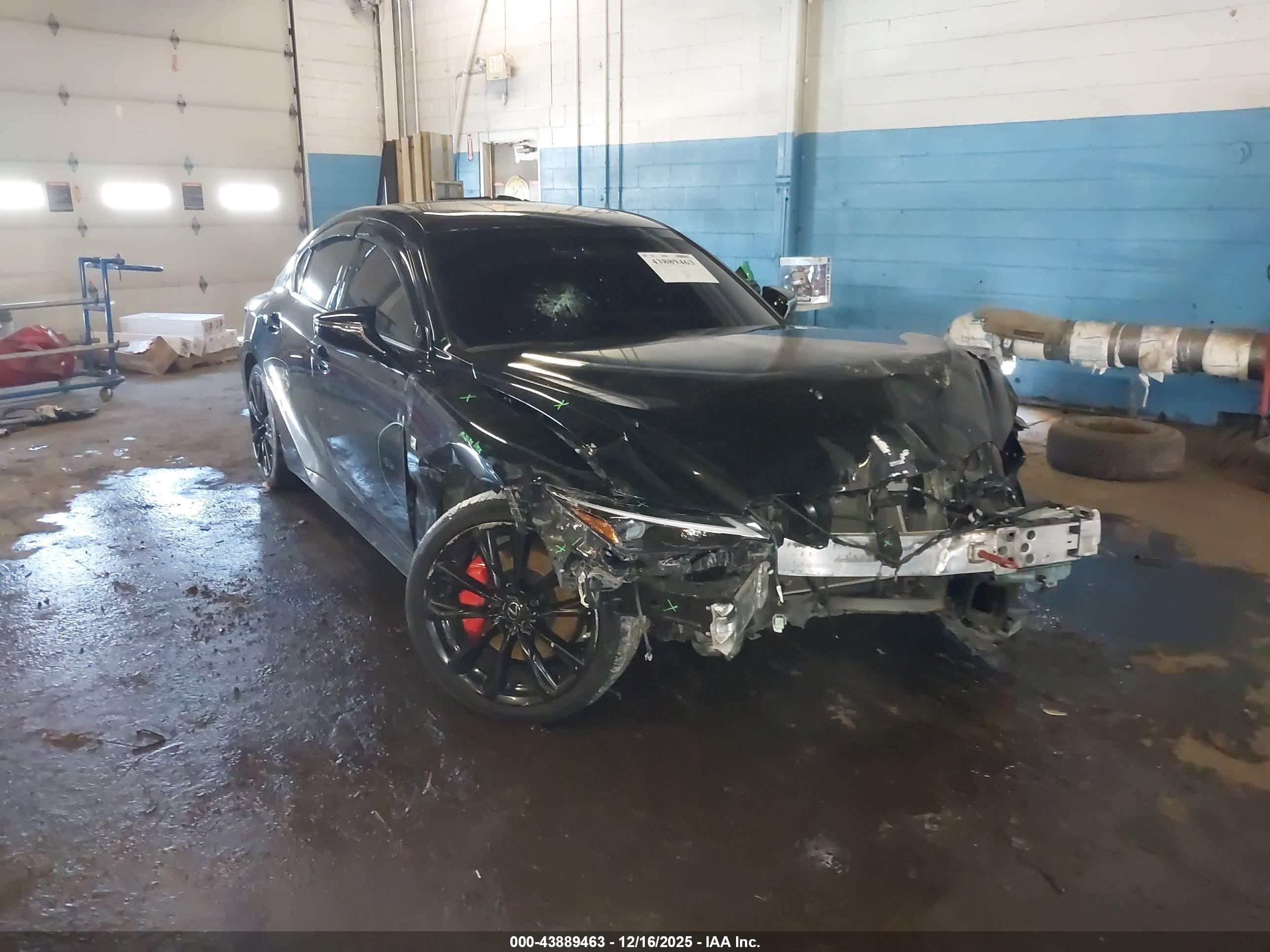 LEXUS IS image 6