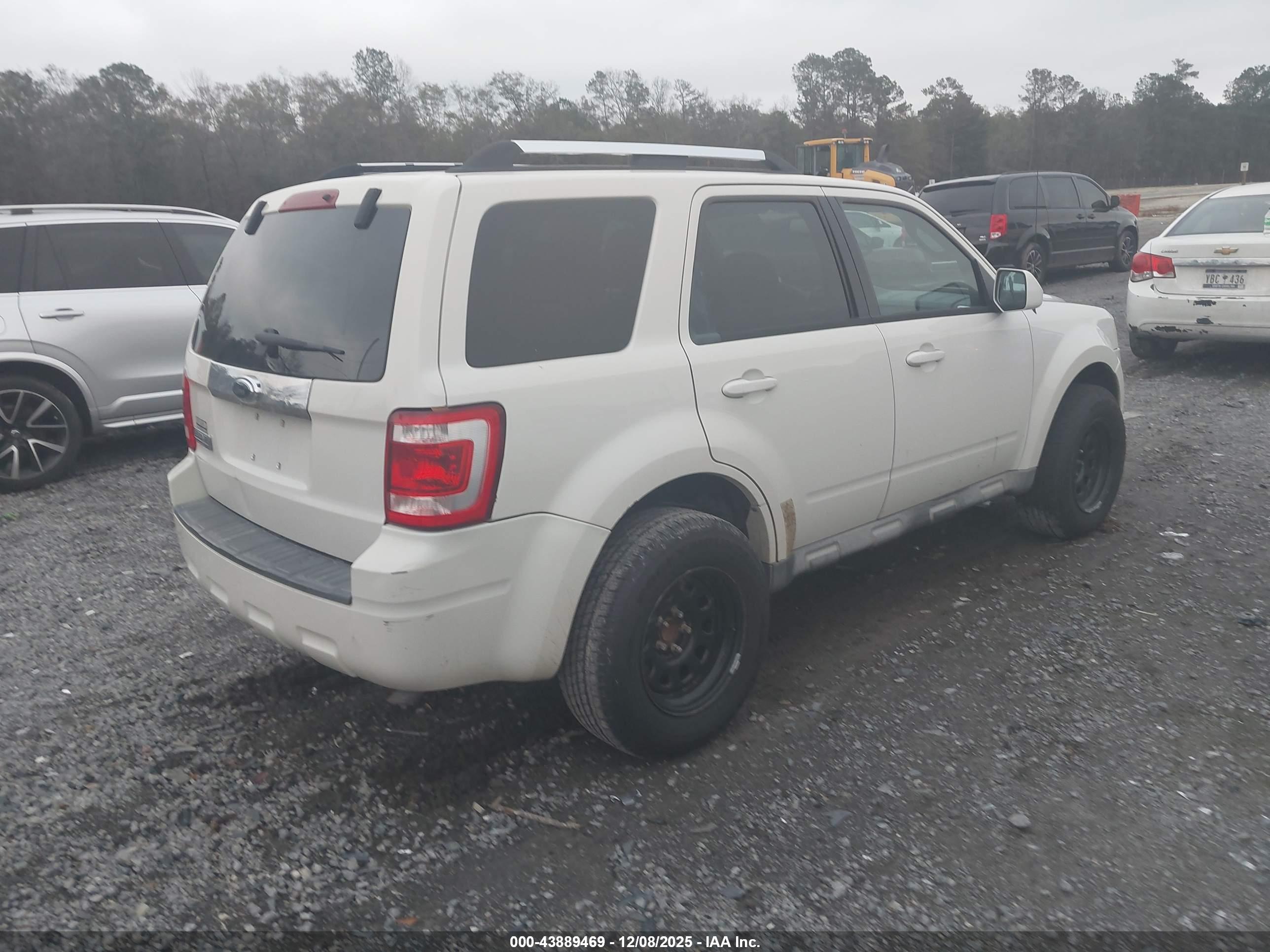 FORD ESCAPE image 4
