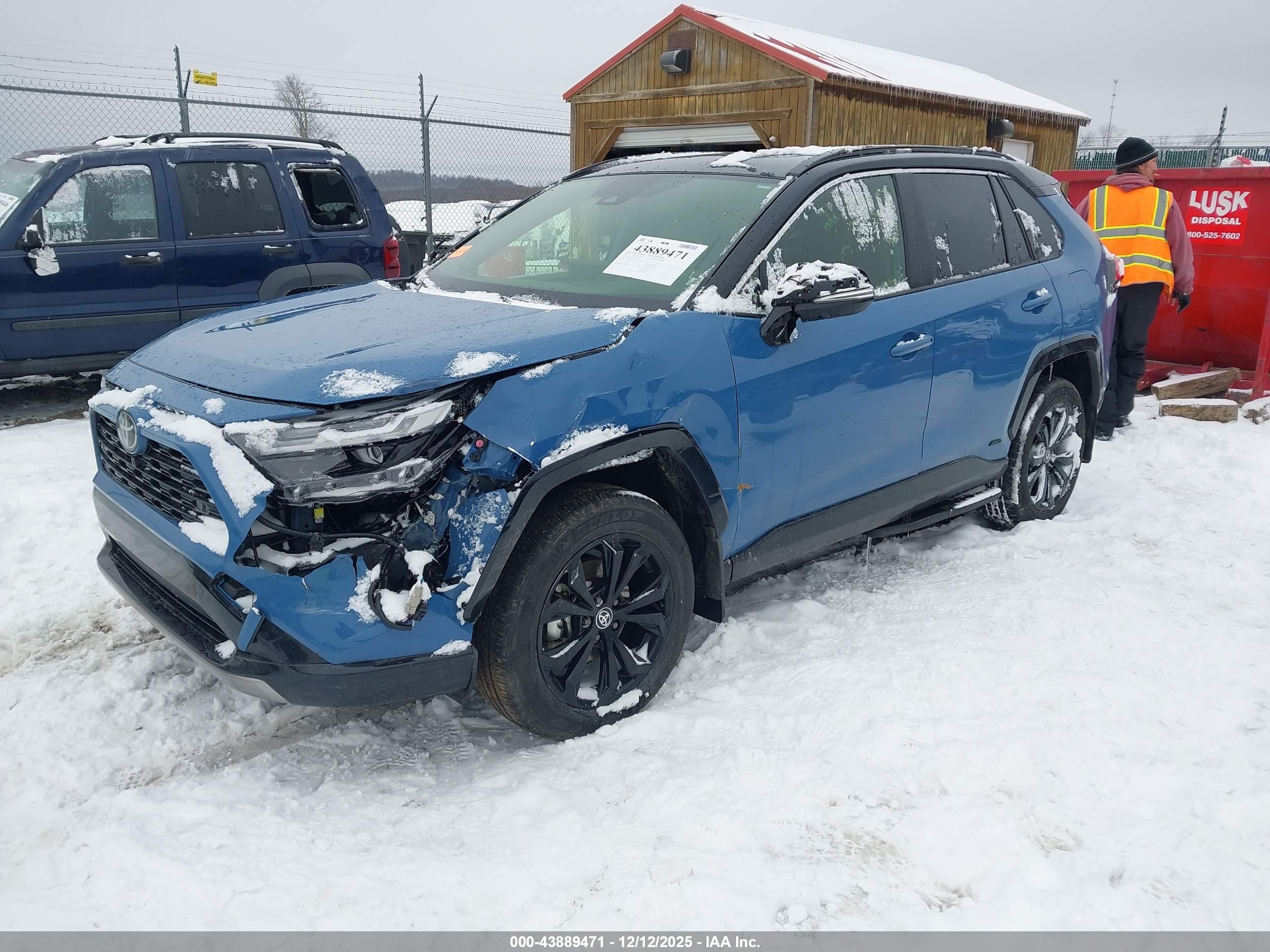TOYOTA RAV4 image 2