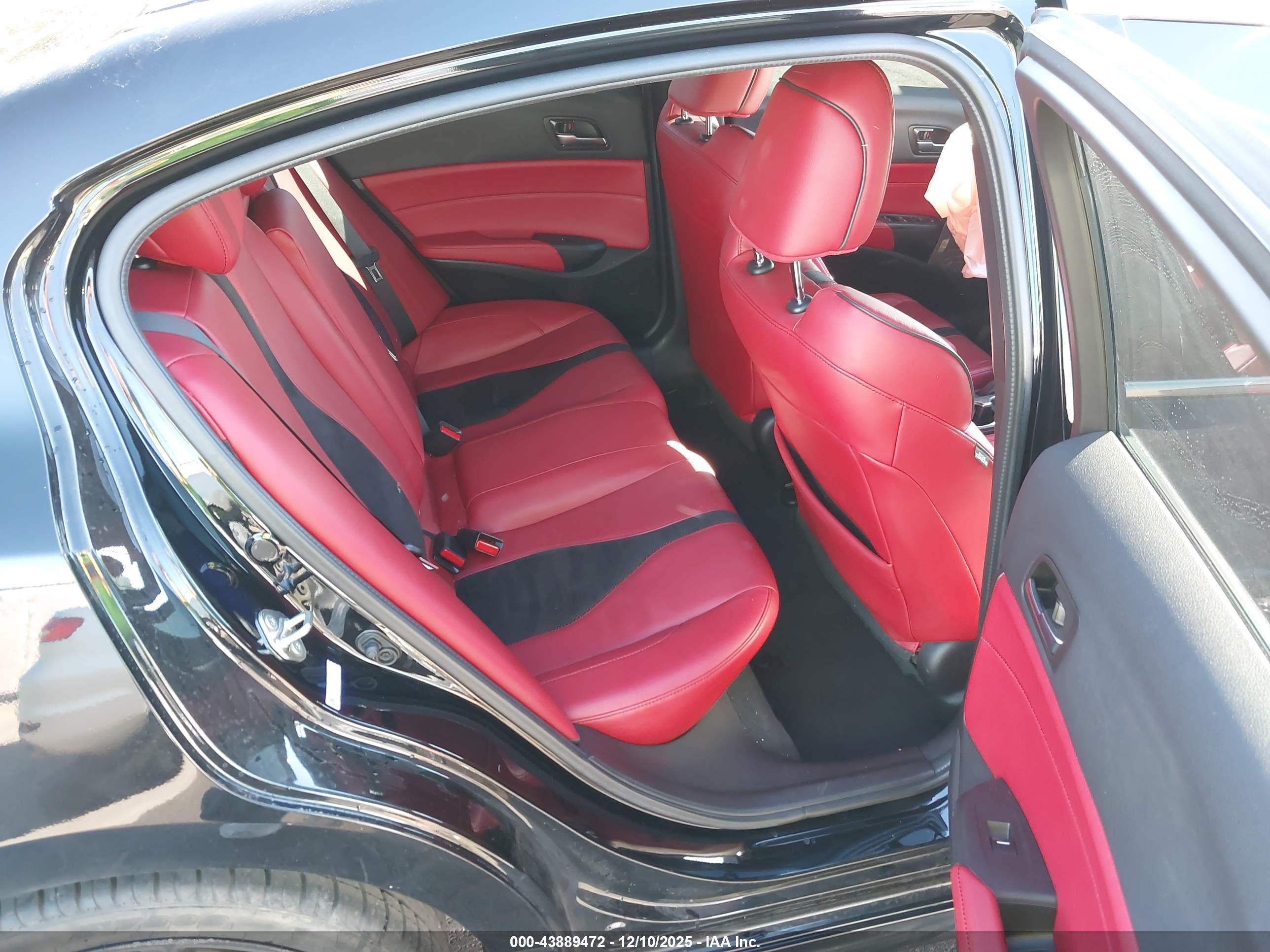 ACURA ILX image 8