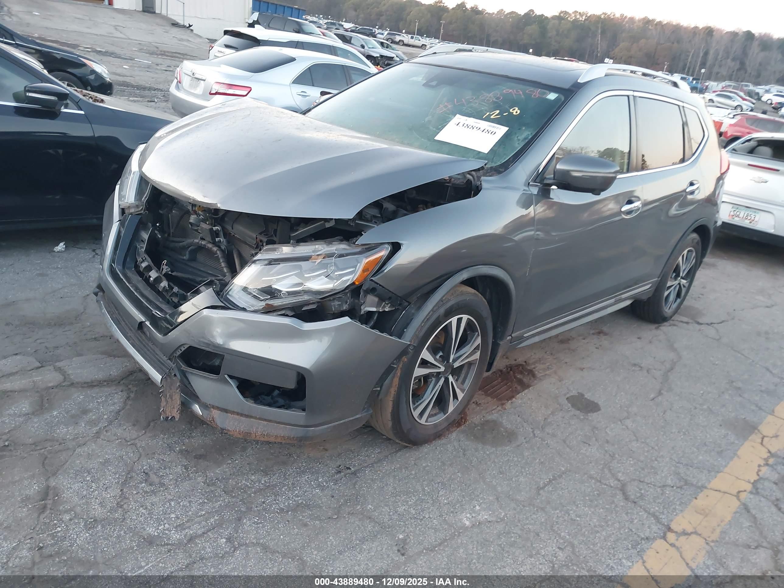 NISSAN ROGUE image 2