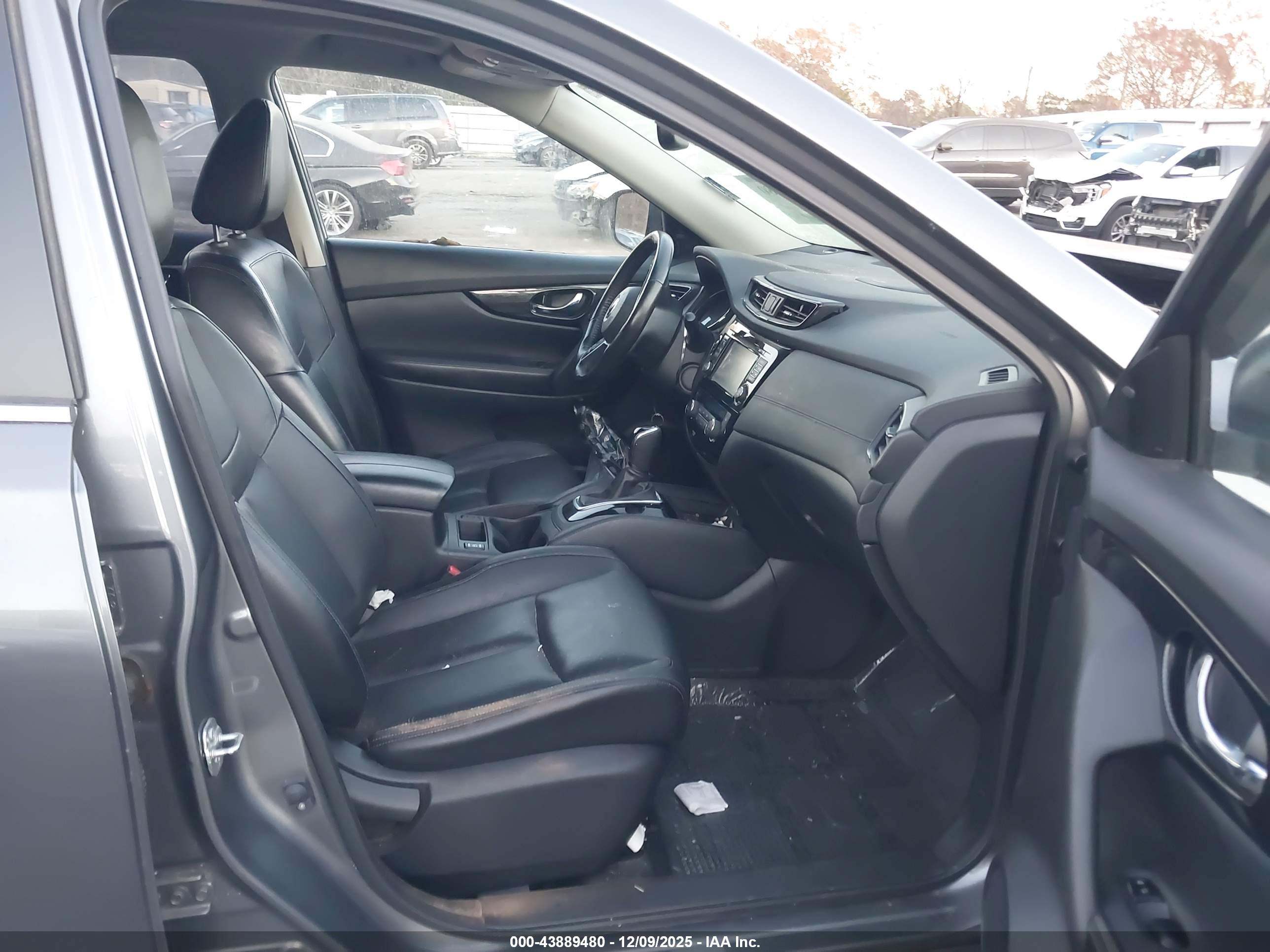 NISSAN ROGUE image 5
