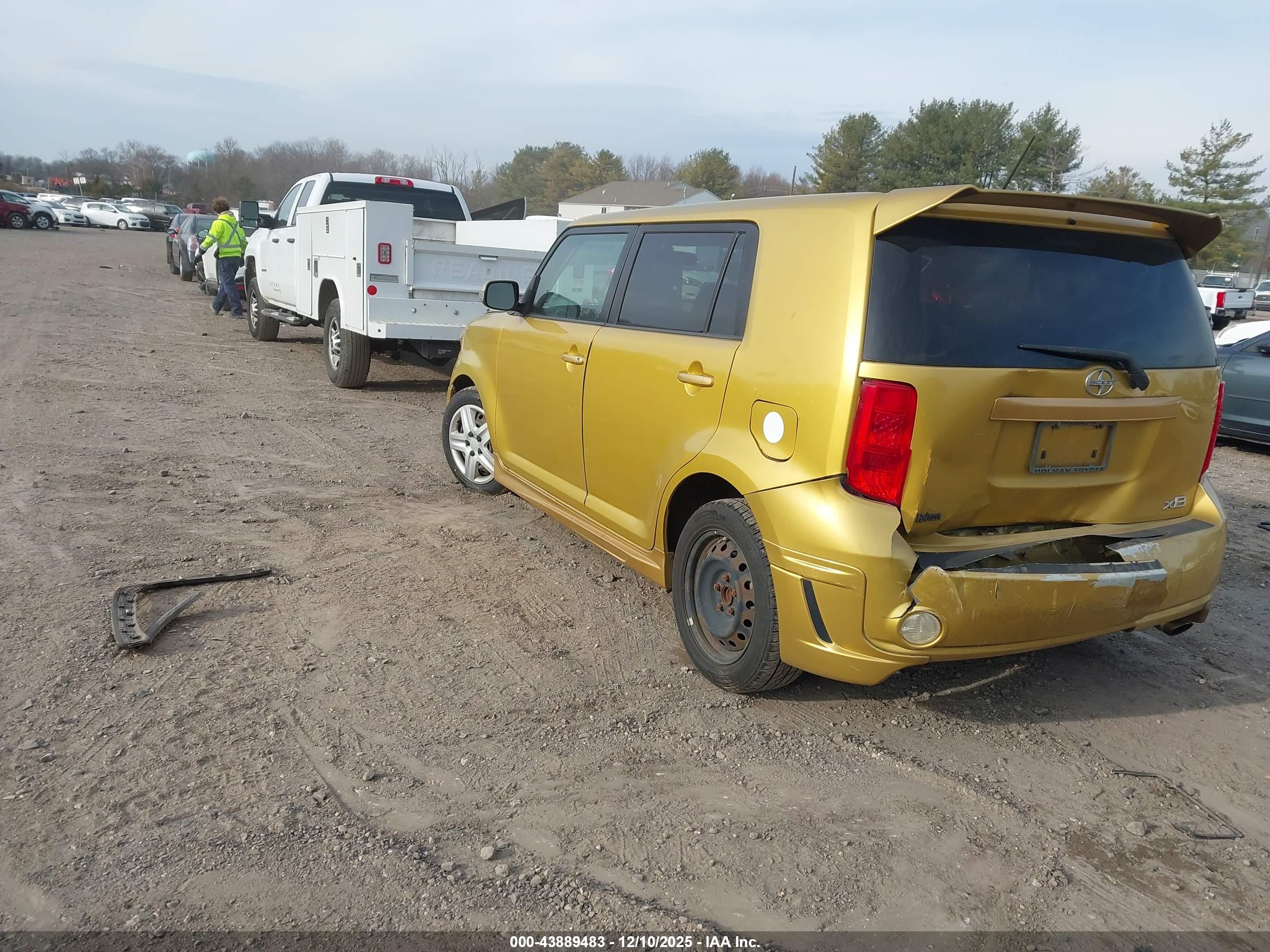 SCION XB image 3