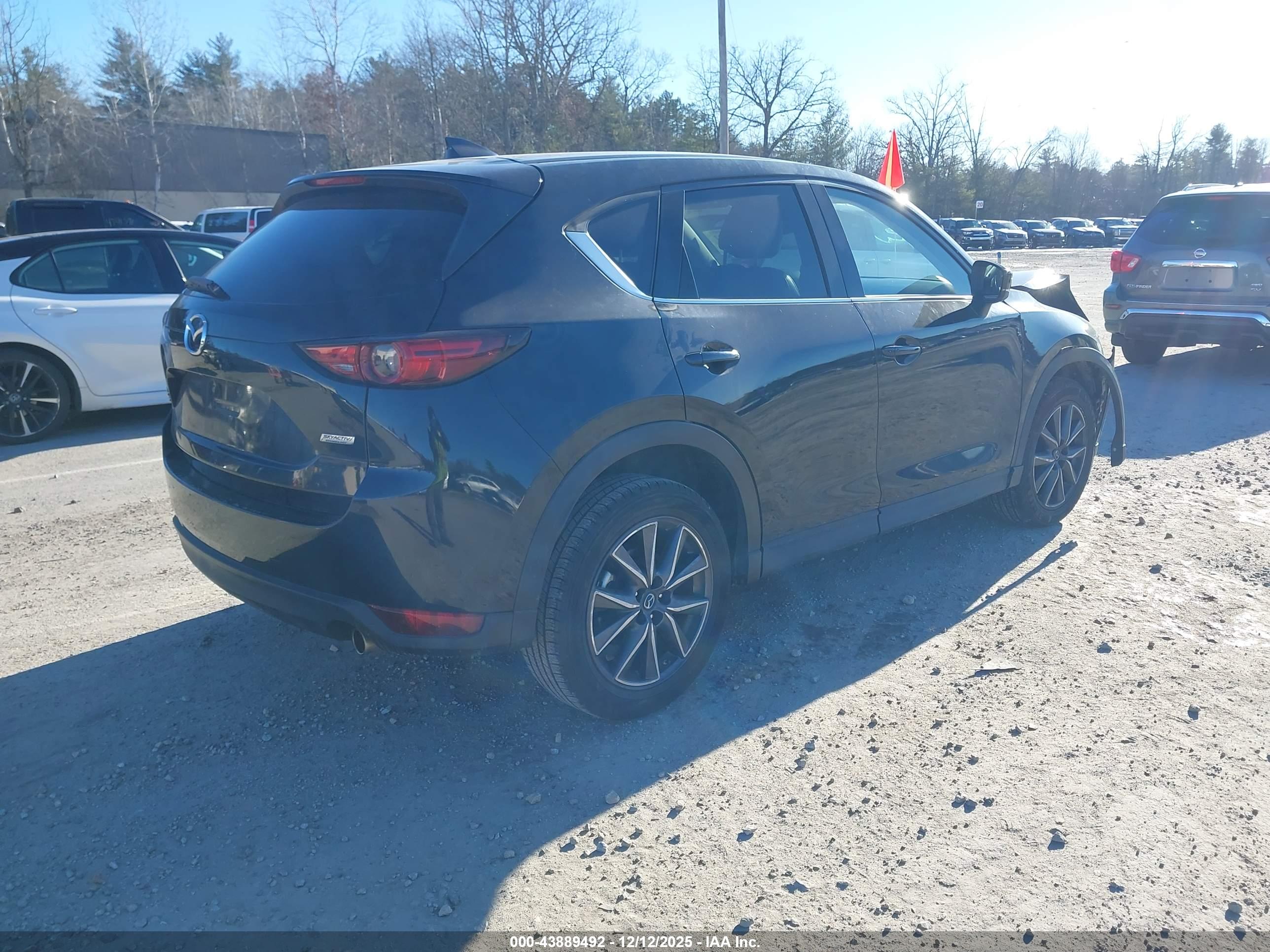 MAZDA CX-5 image 4