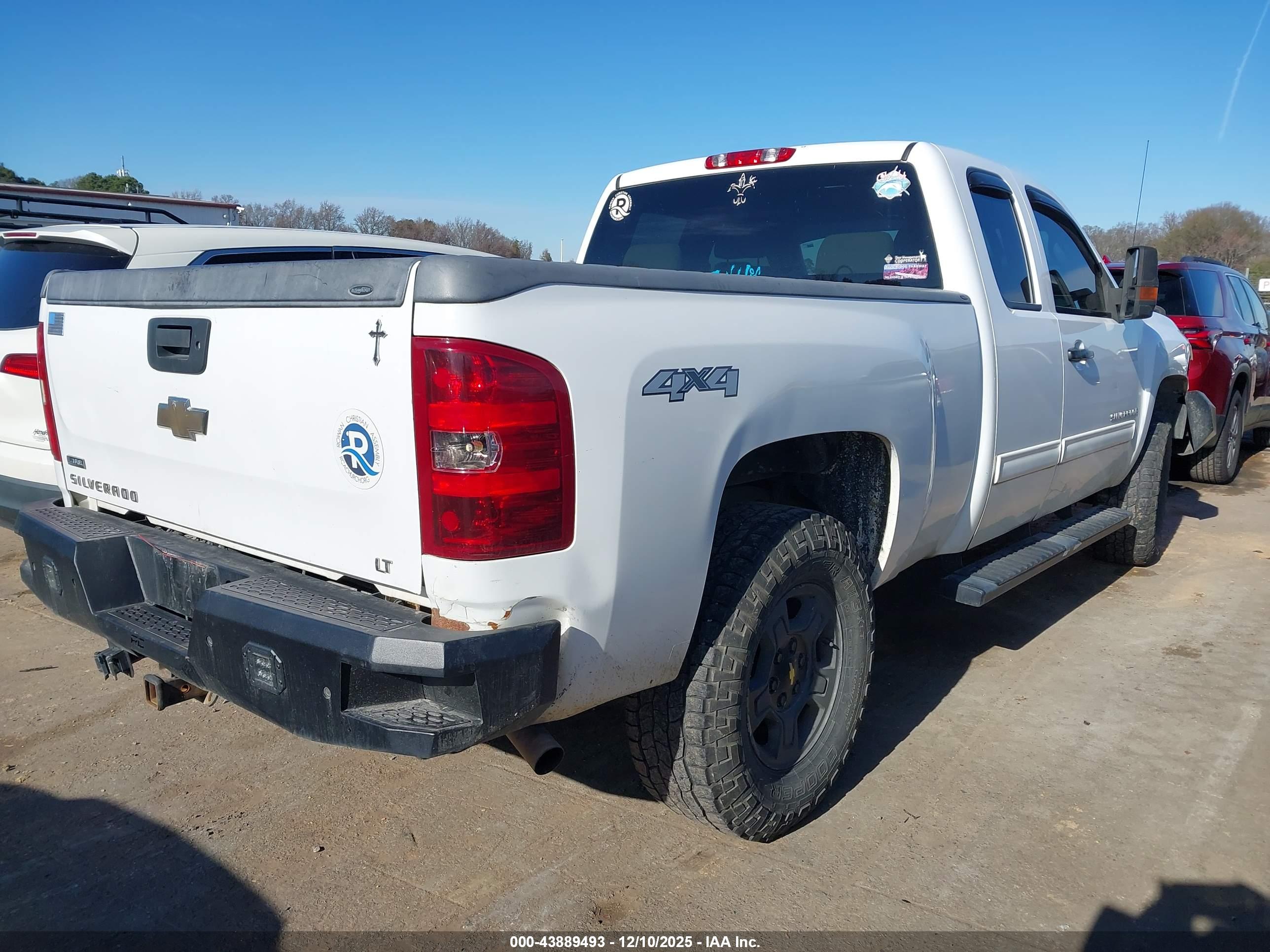 CHEVROLET SILVERADO image 4