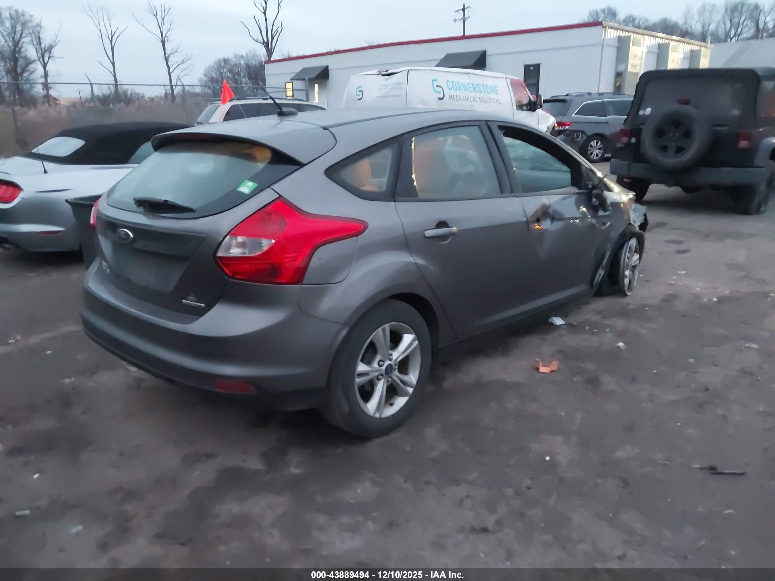 FORD FOCUS image 4
