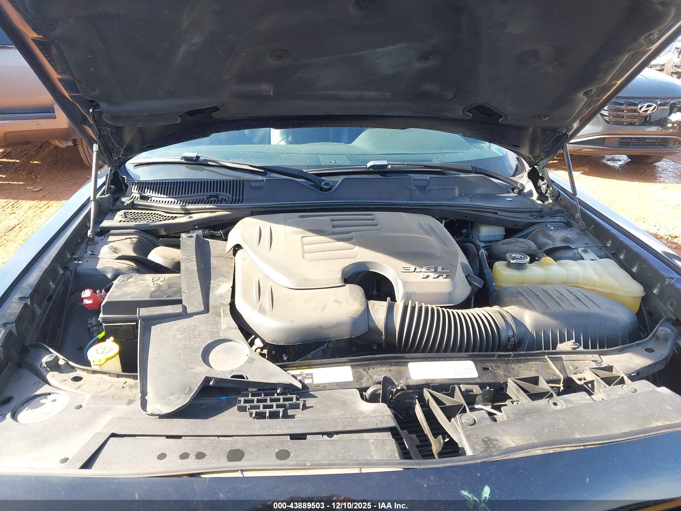 DODGE CHALLENGER image 10