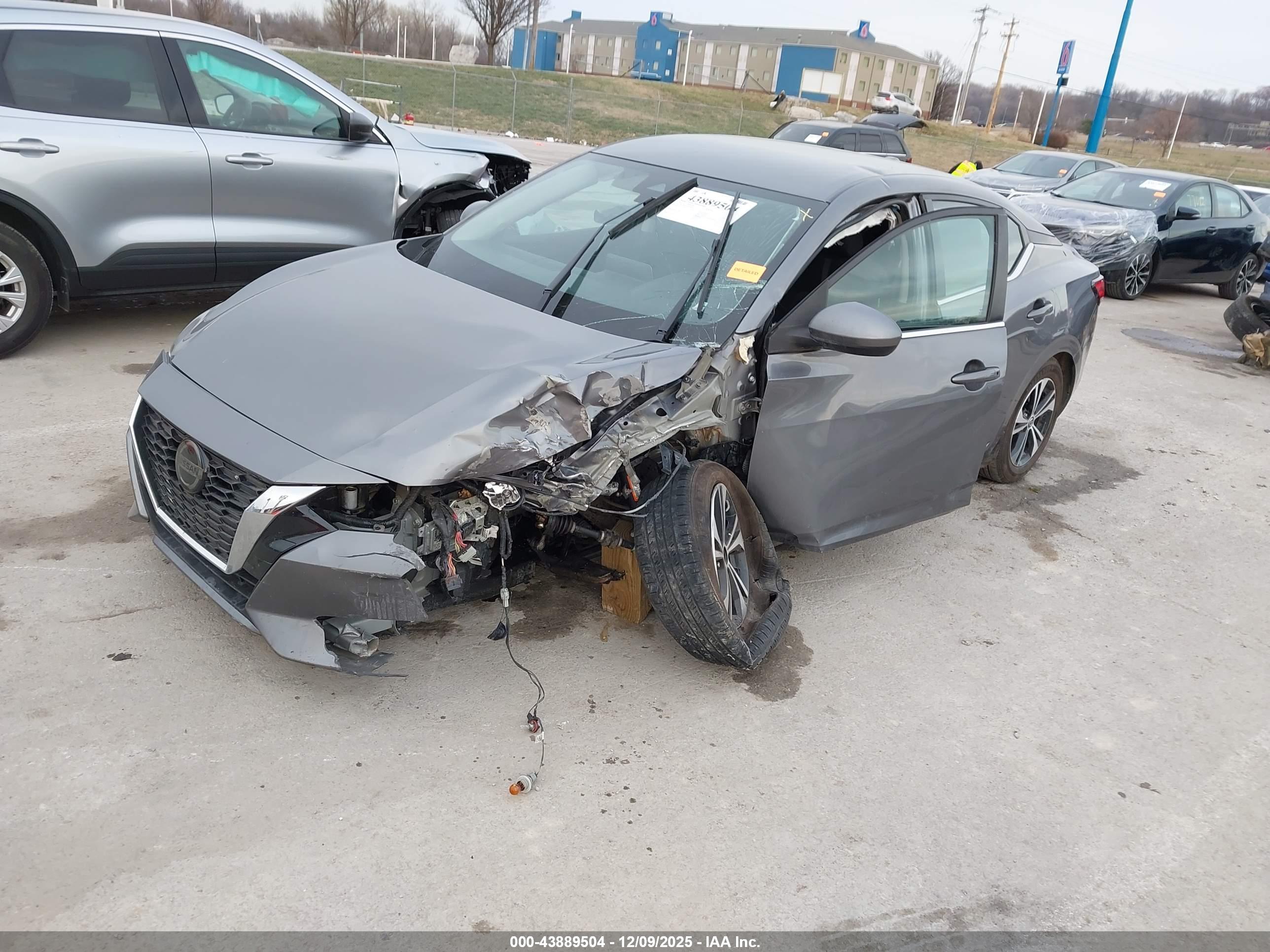 NISSAN SENTRA image 2