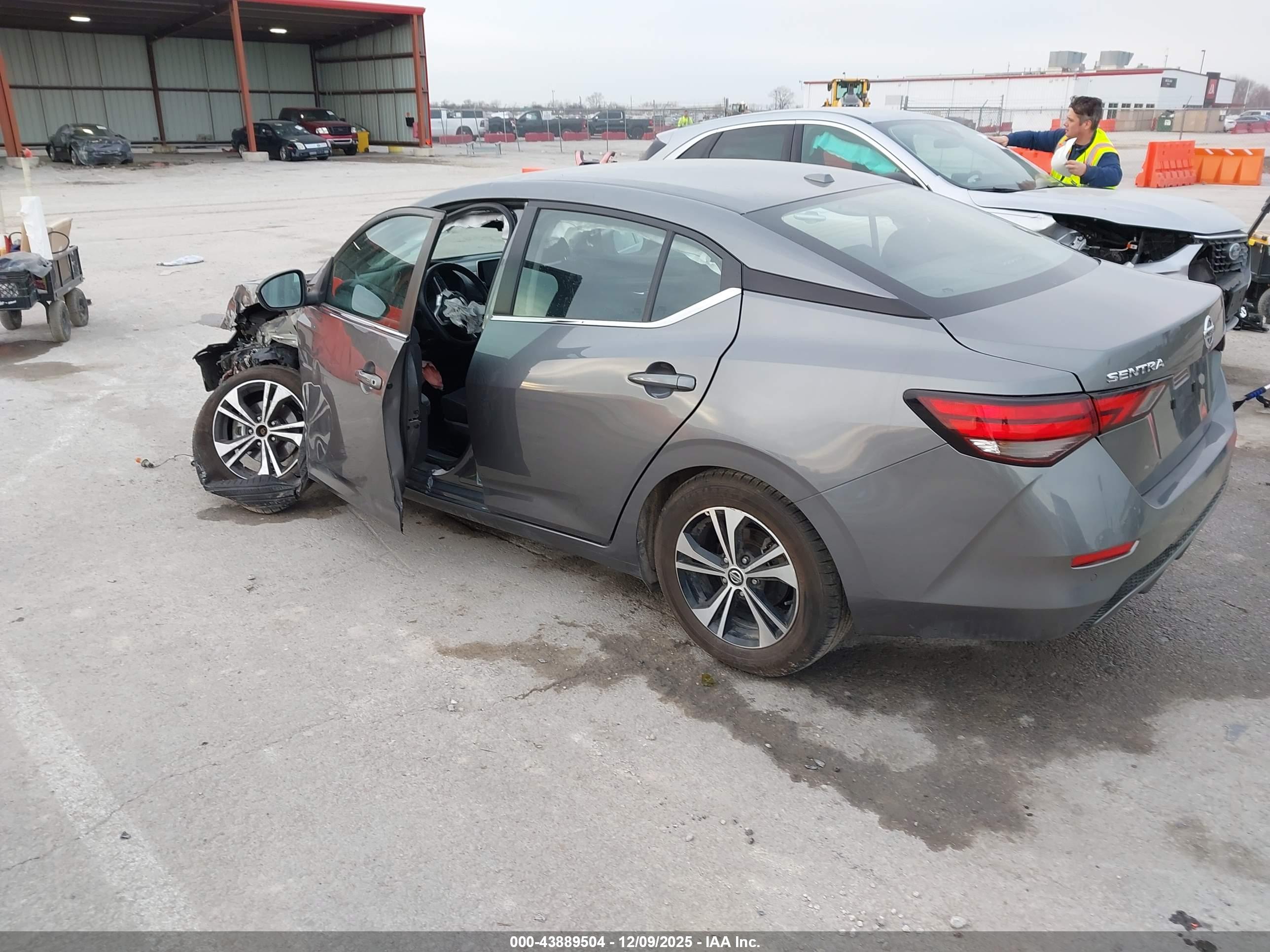 NISSAN SENTRA image 3