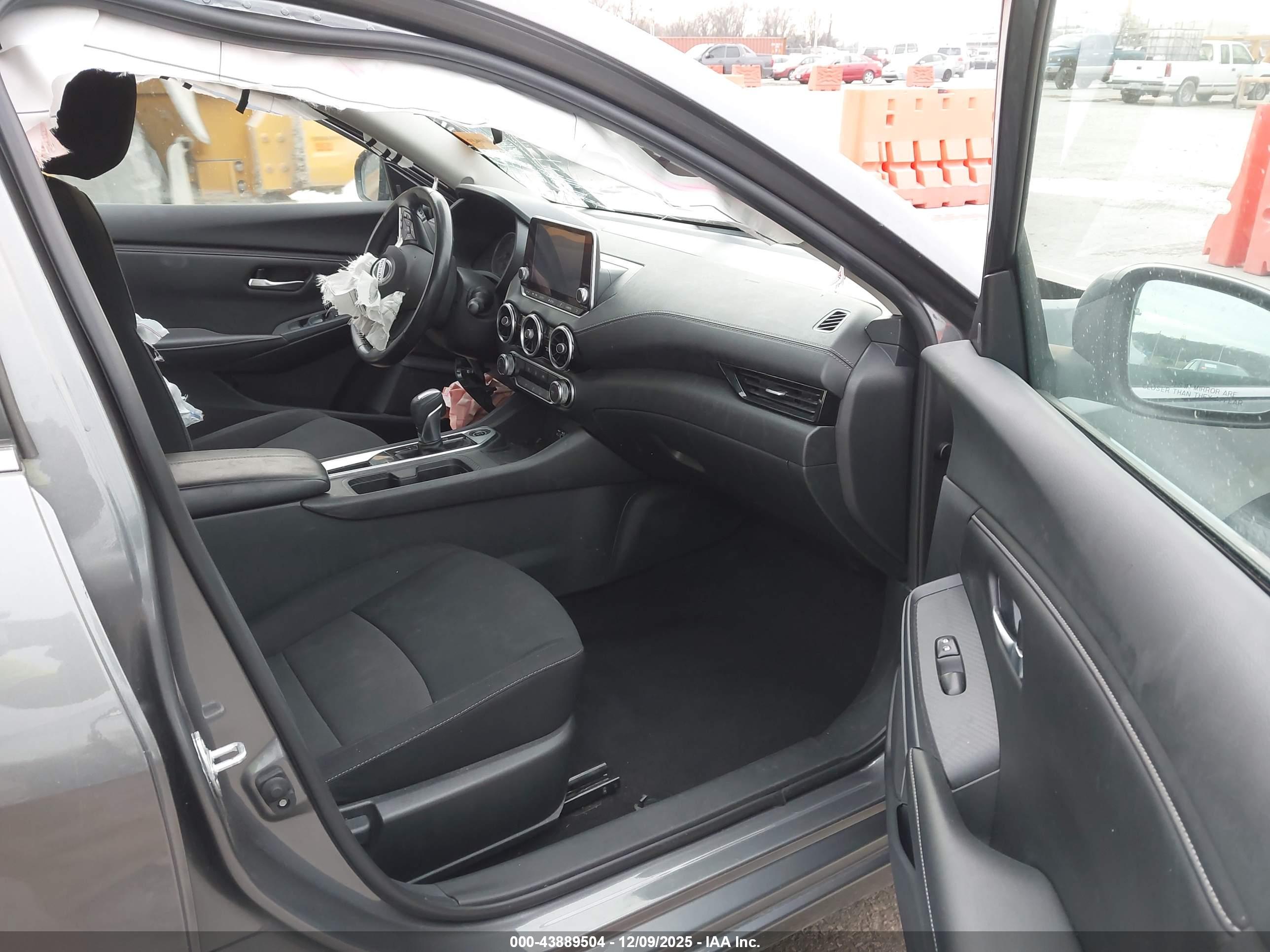 NISSAN SENTRA image 5