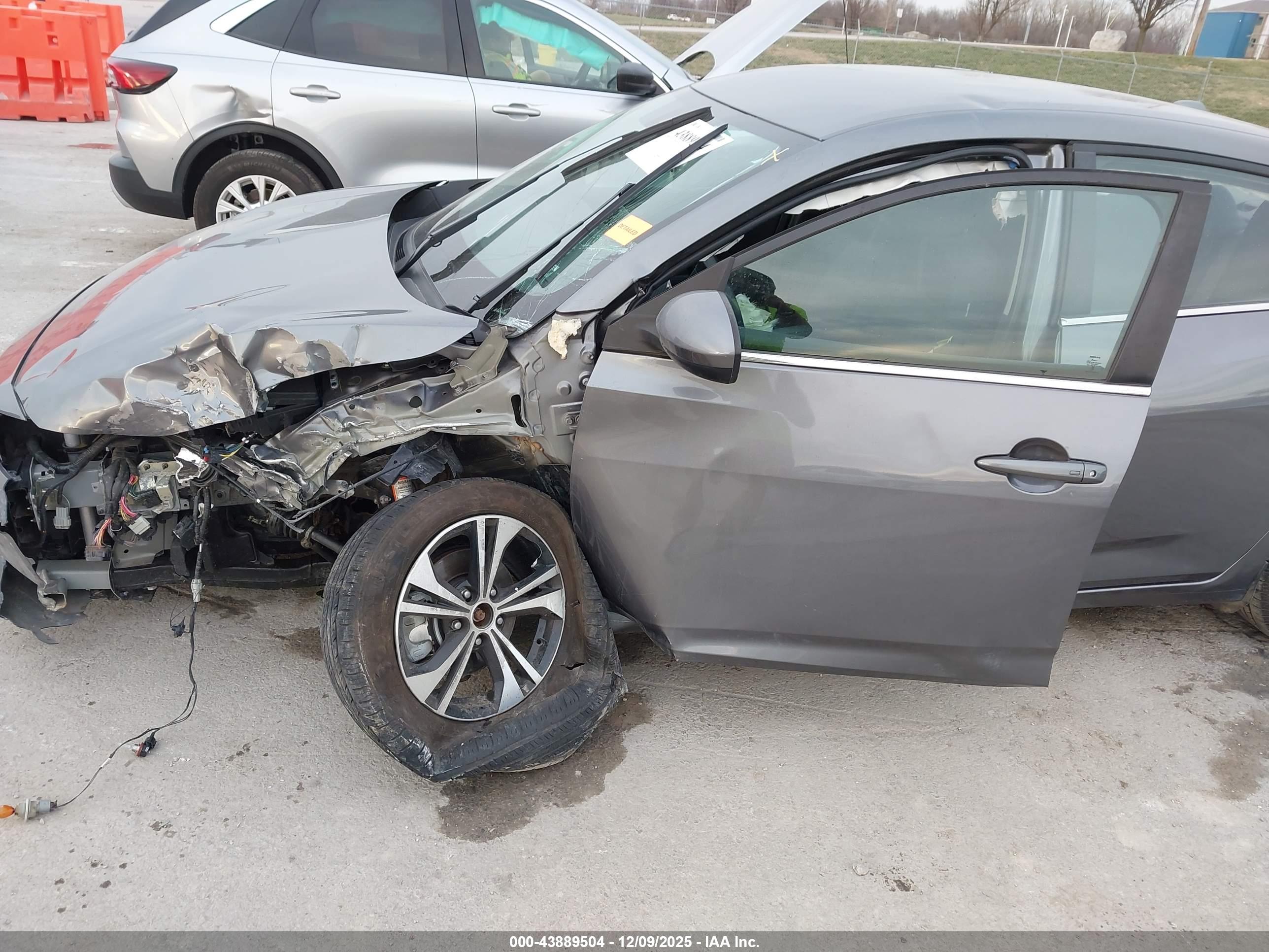 NISSAN SENTRA image 6