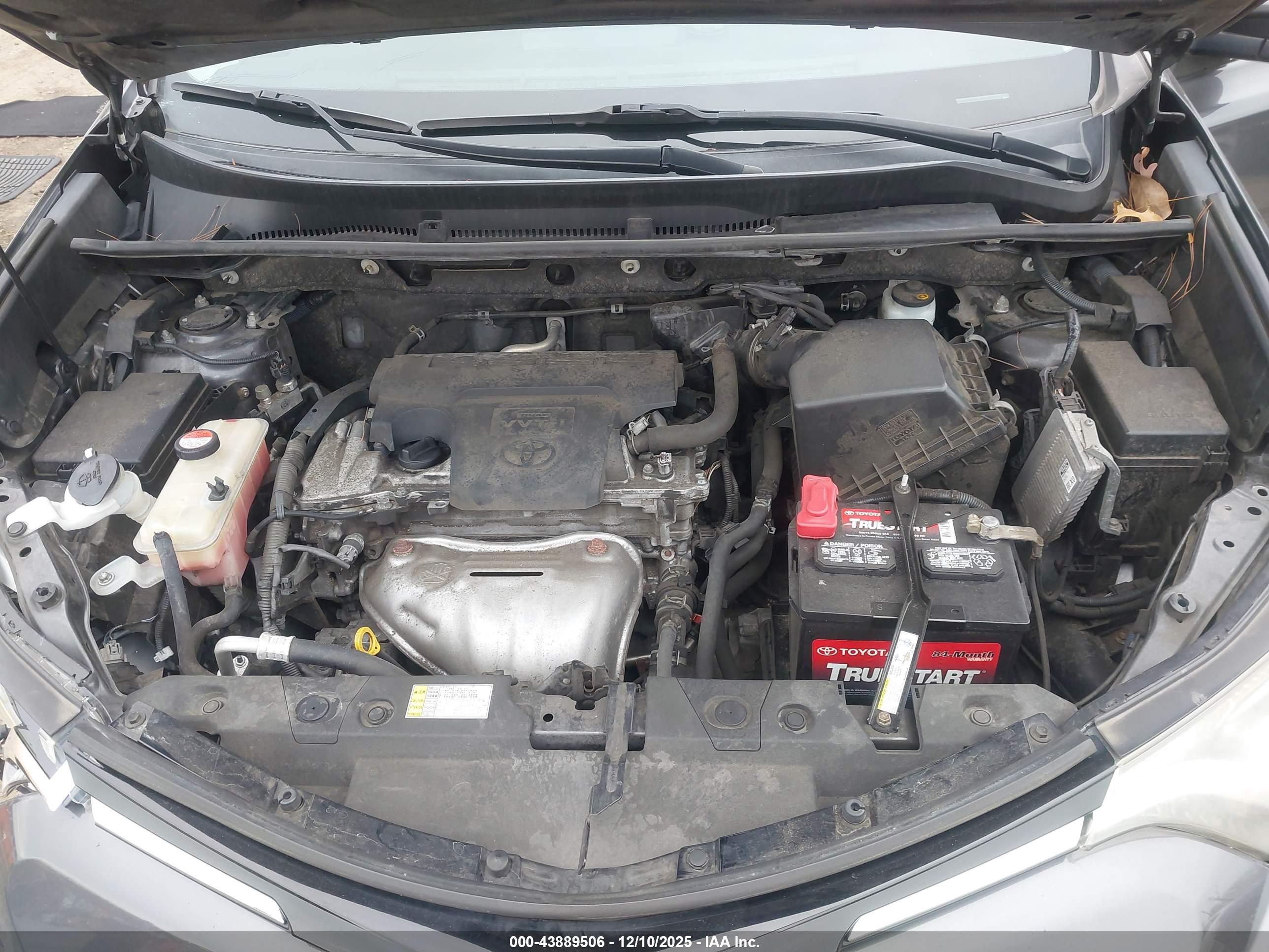 TOYOTA RAV4 image 10