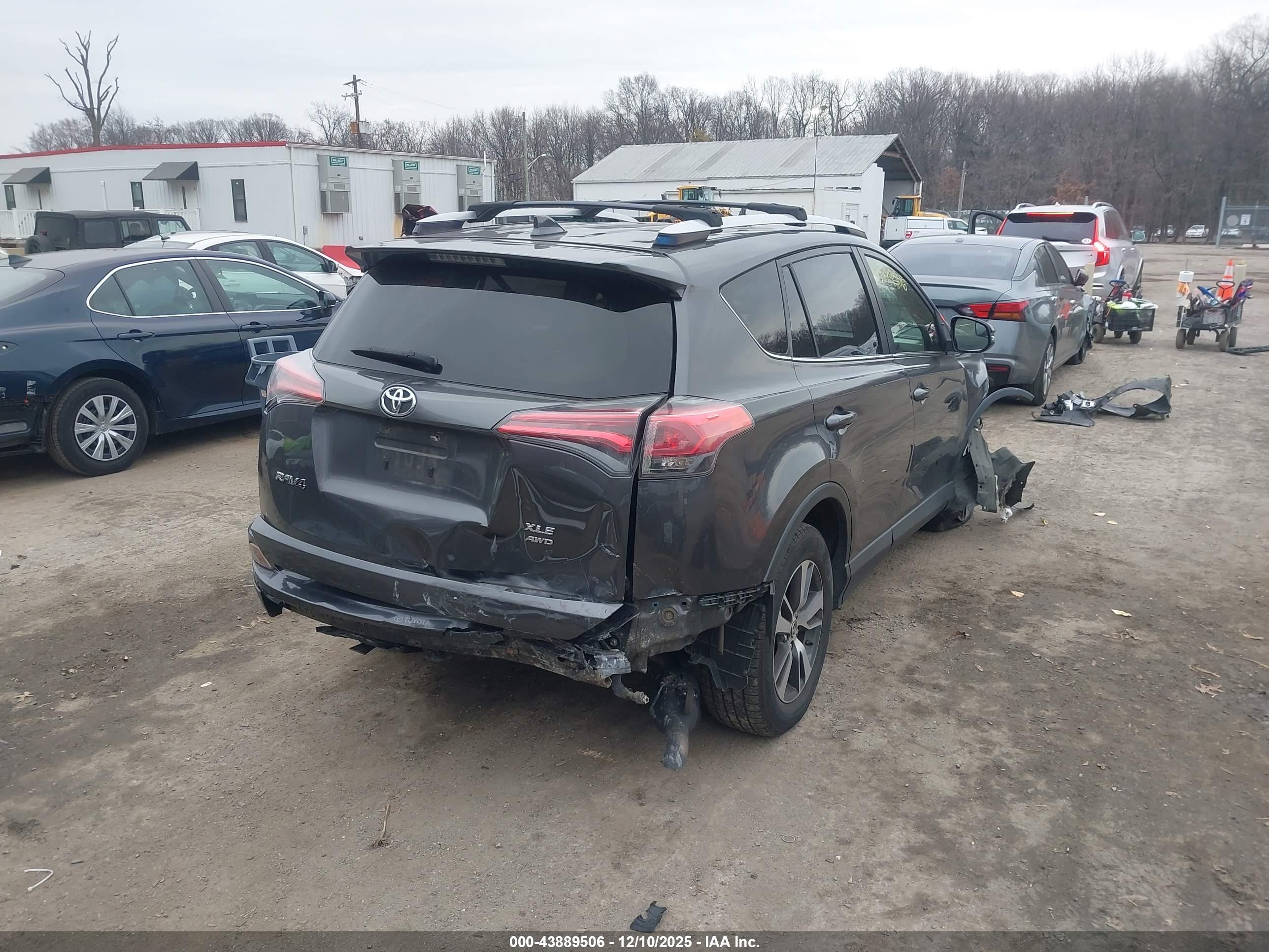 TOYOTA RAV4 image 4