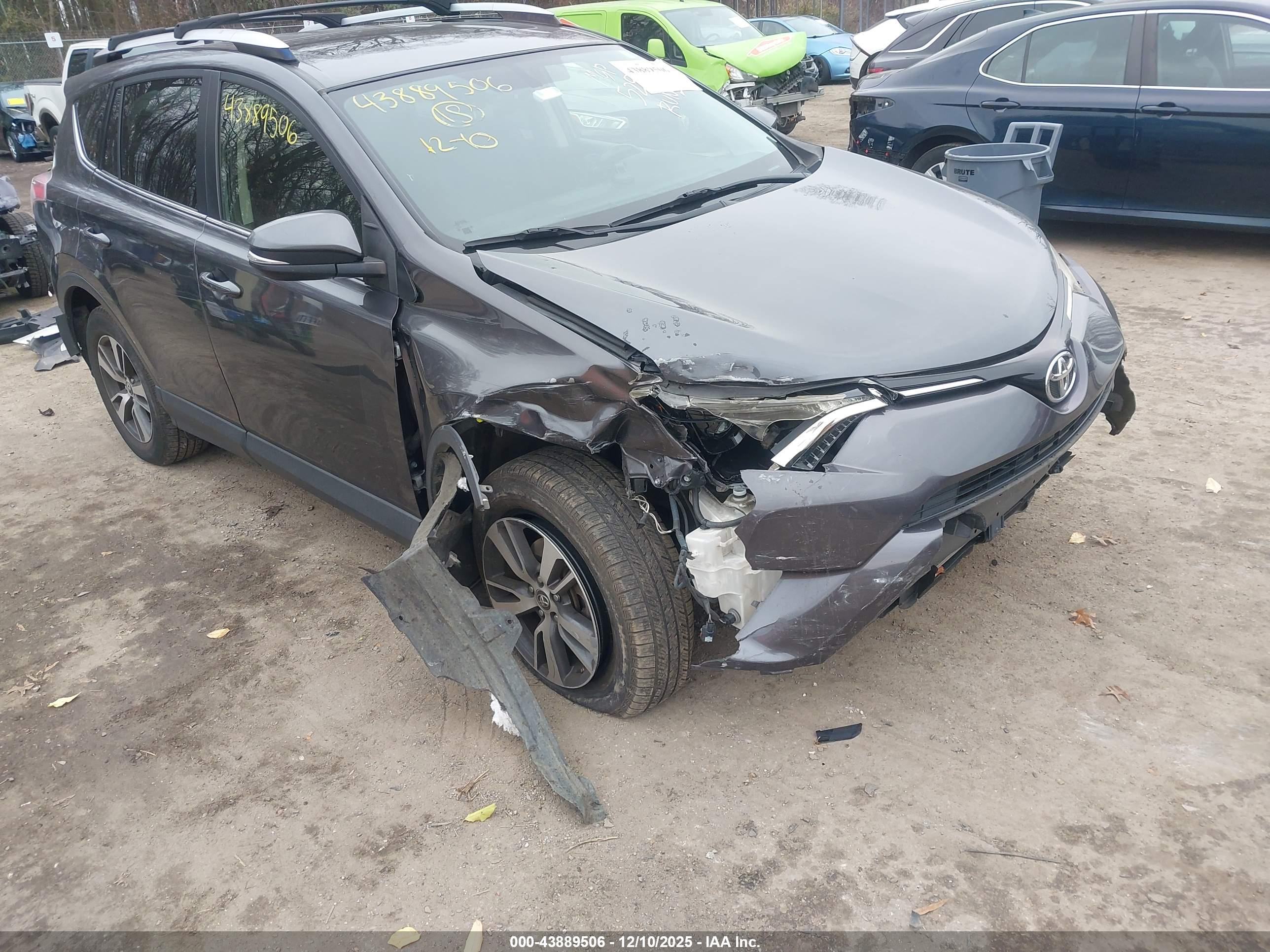 TOYOTA RAV4 image 6