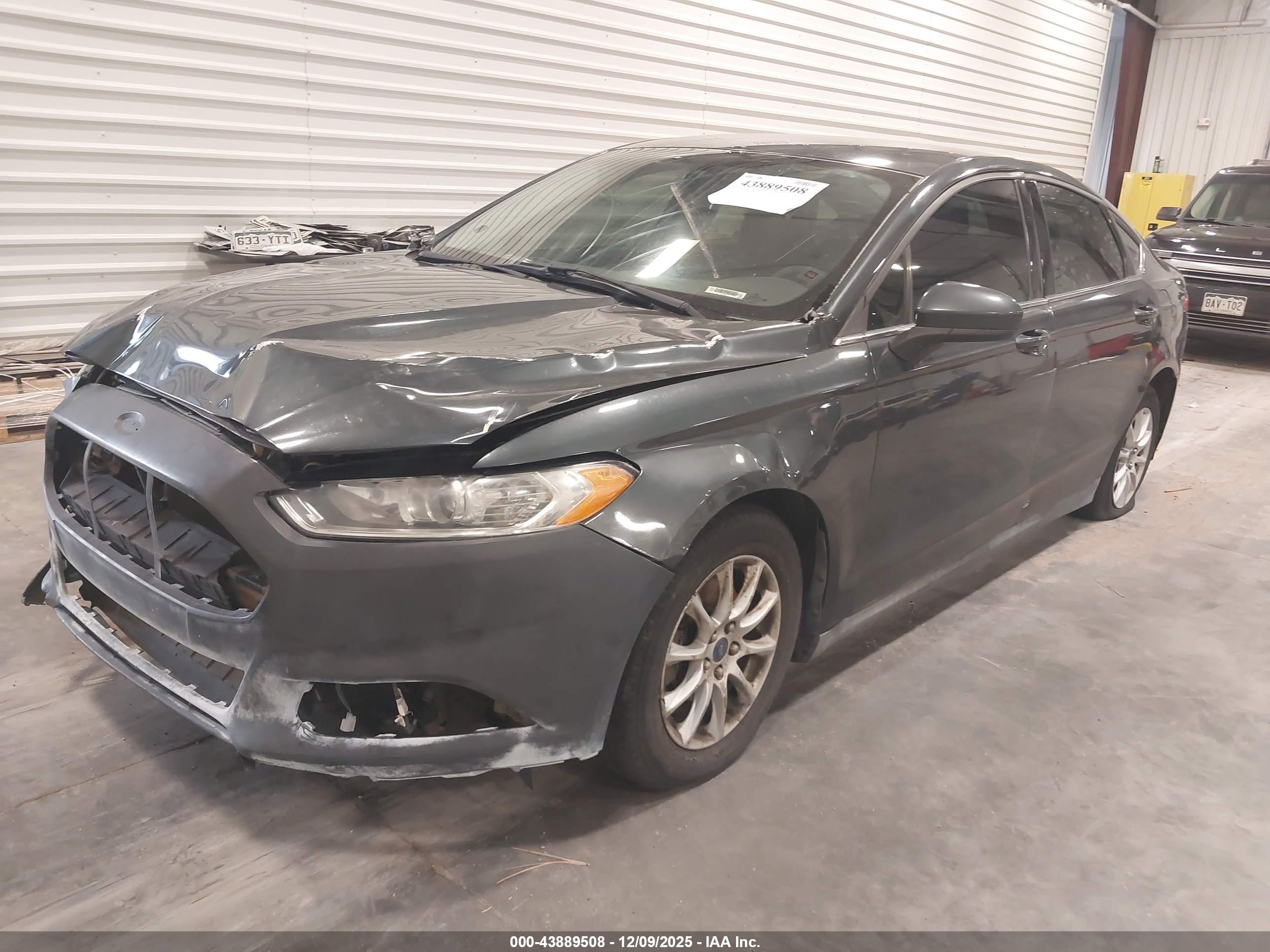 FORD FUSION image 2