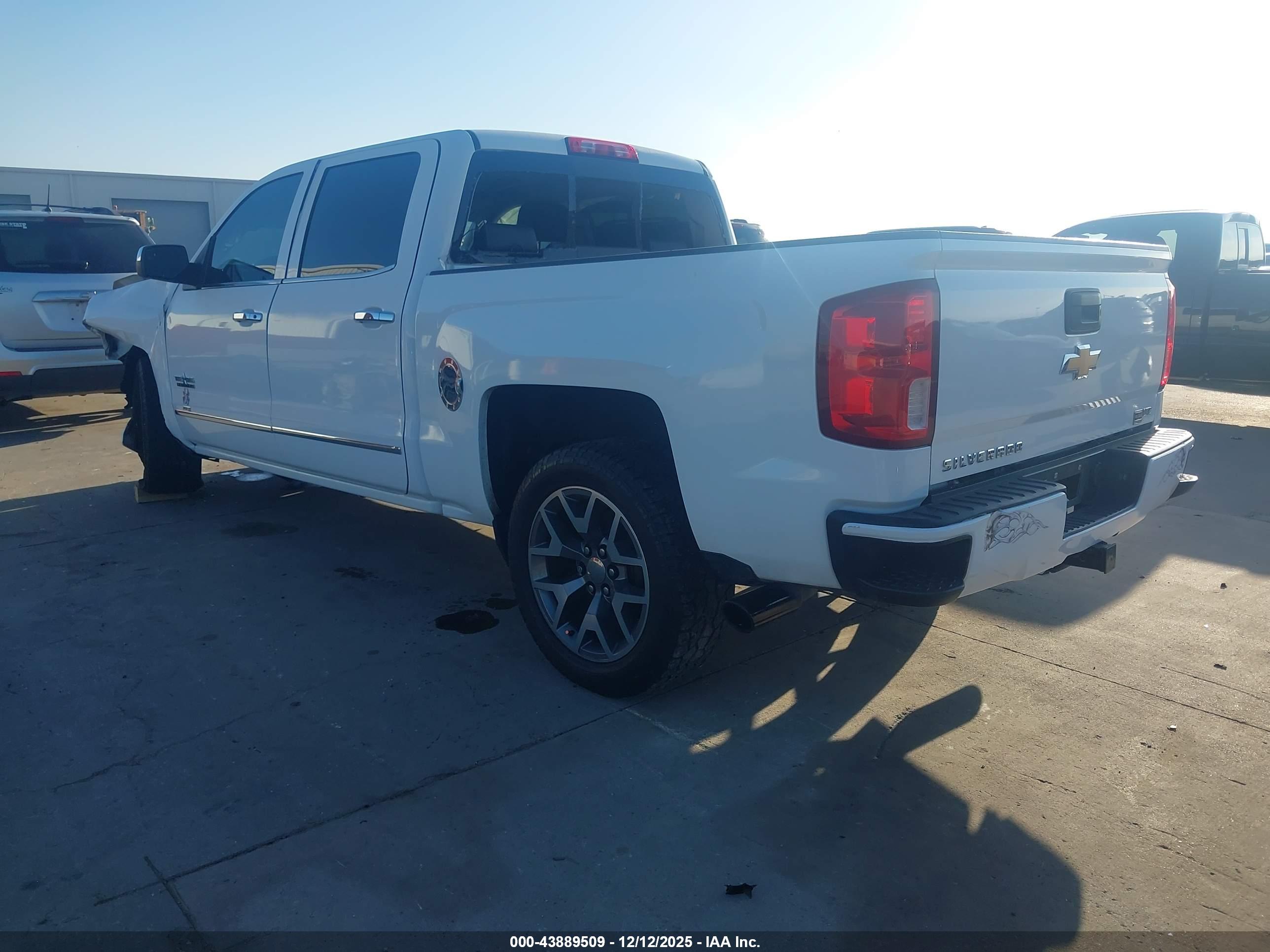 CHEVROLET SILVERADO image 3
