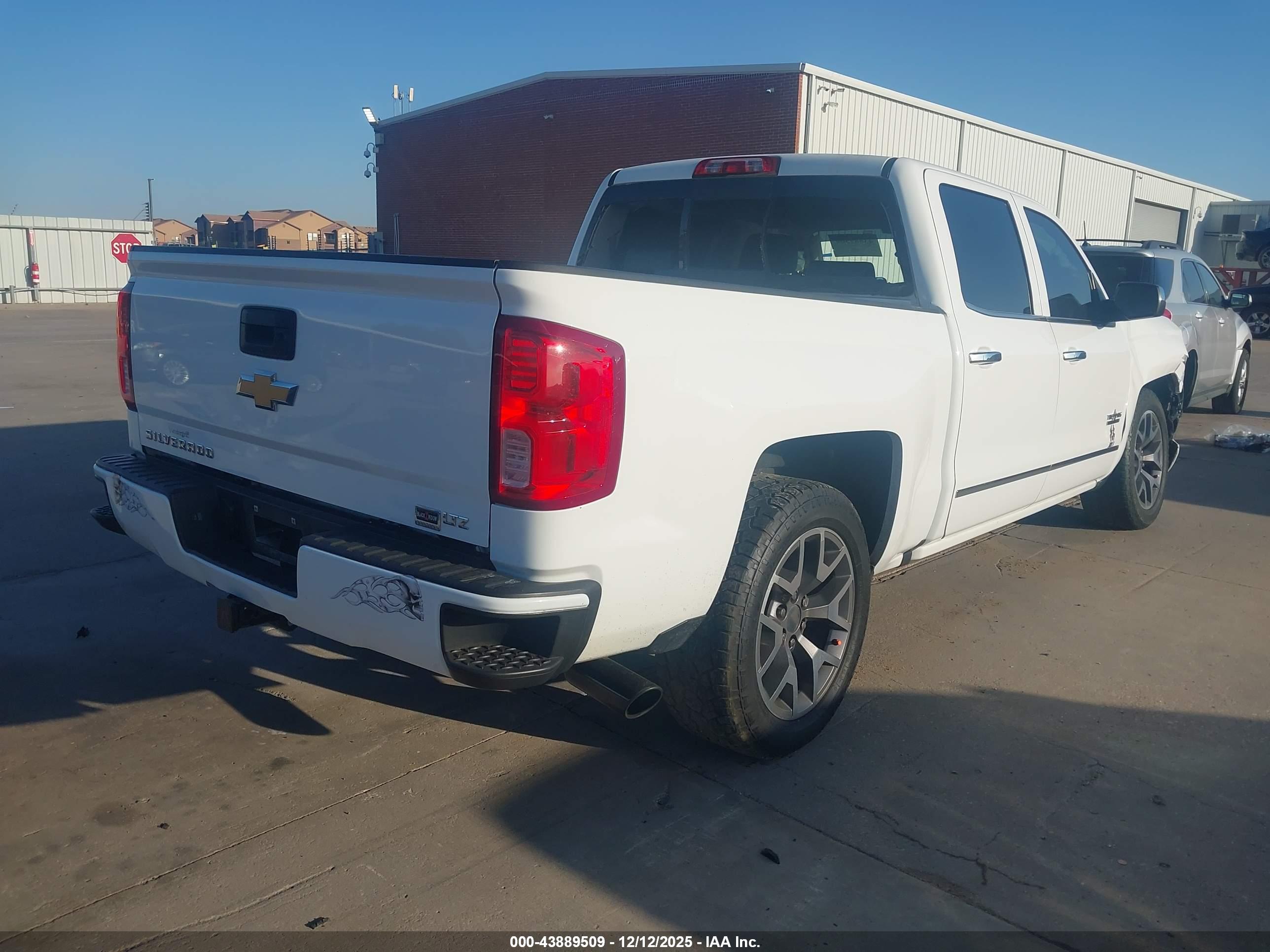 CHEVROLET SILVERADO image 4