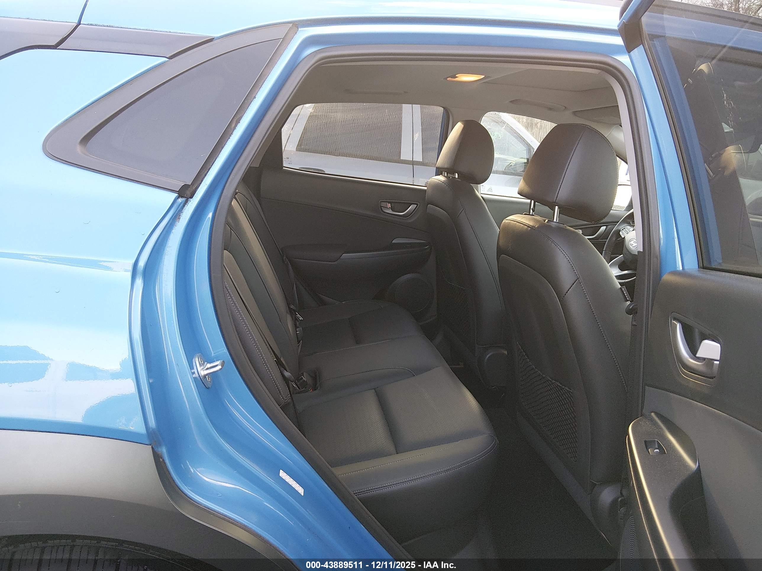 HYUNDAI KONA image 8