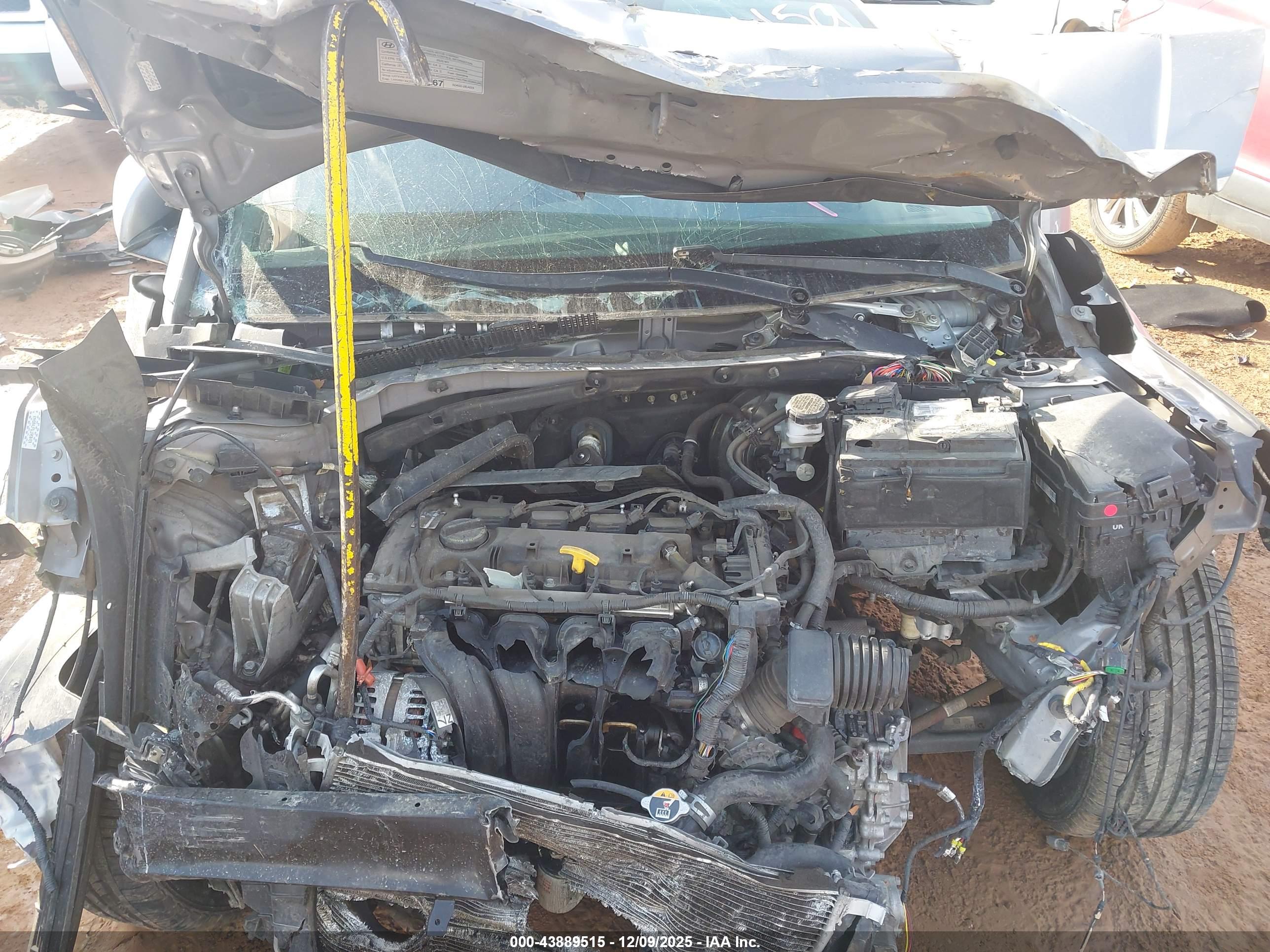 HYUNDAI ELANTRA image 10