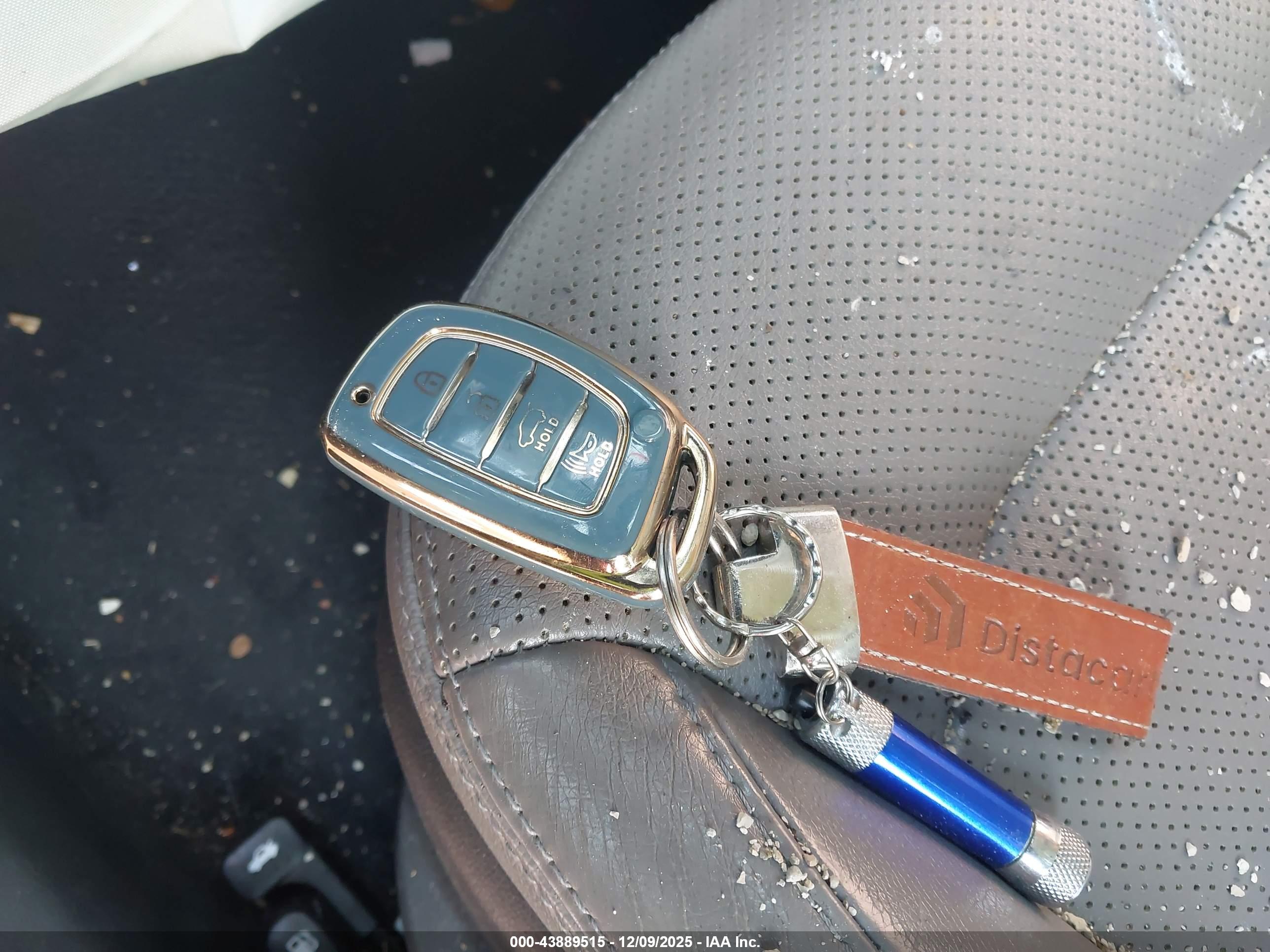 HYUNDAI ELANTRA image 11