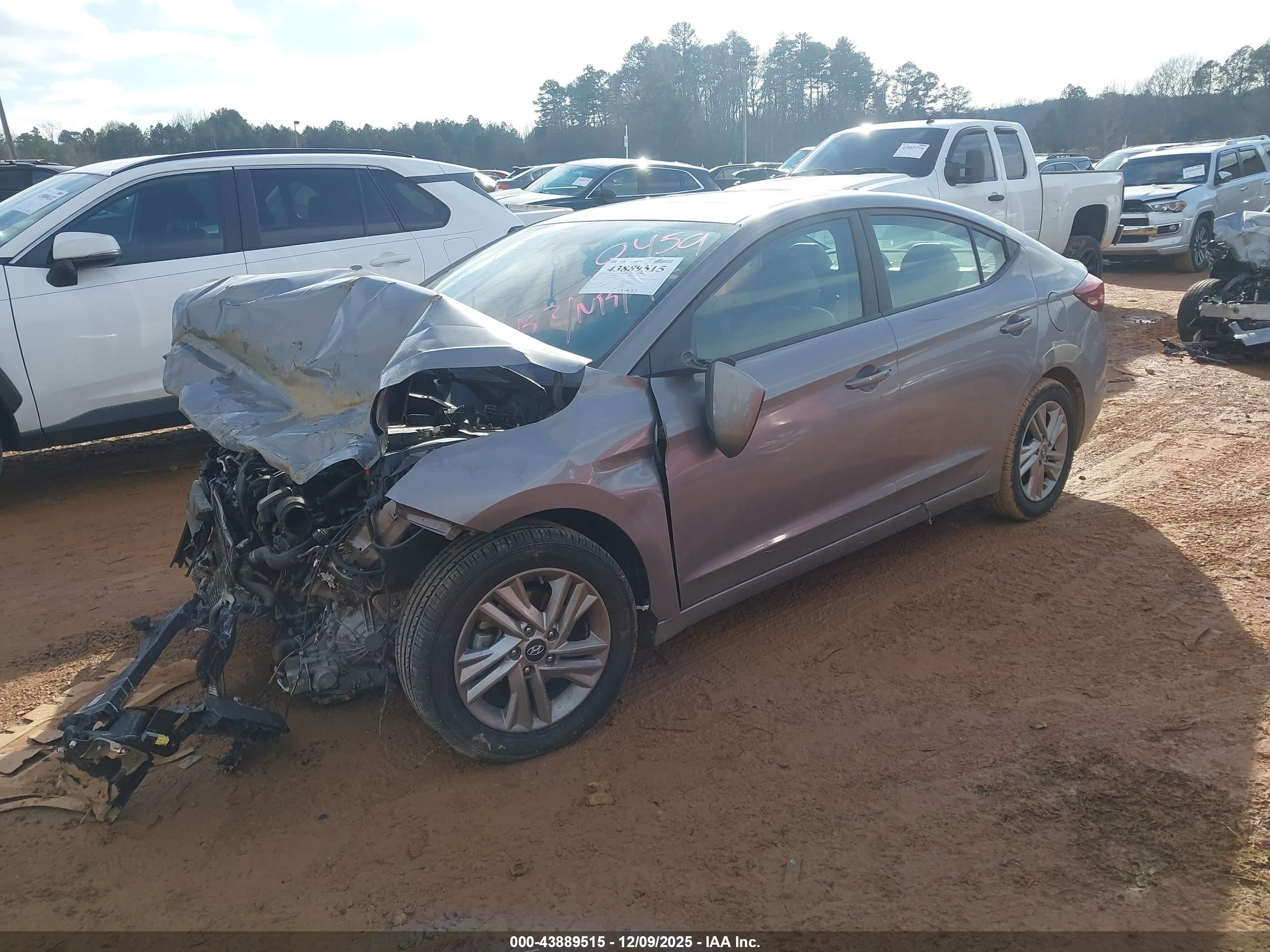 HYUNDAI ELANTRA image 2
