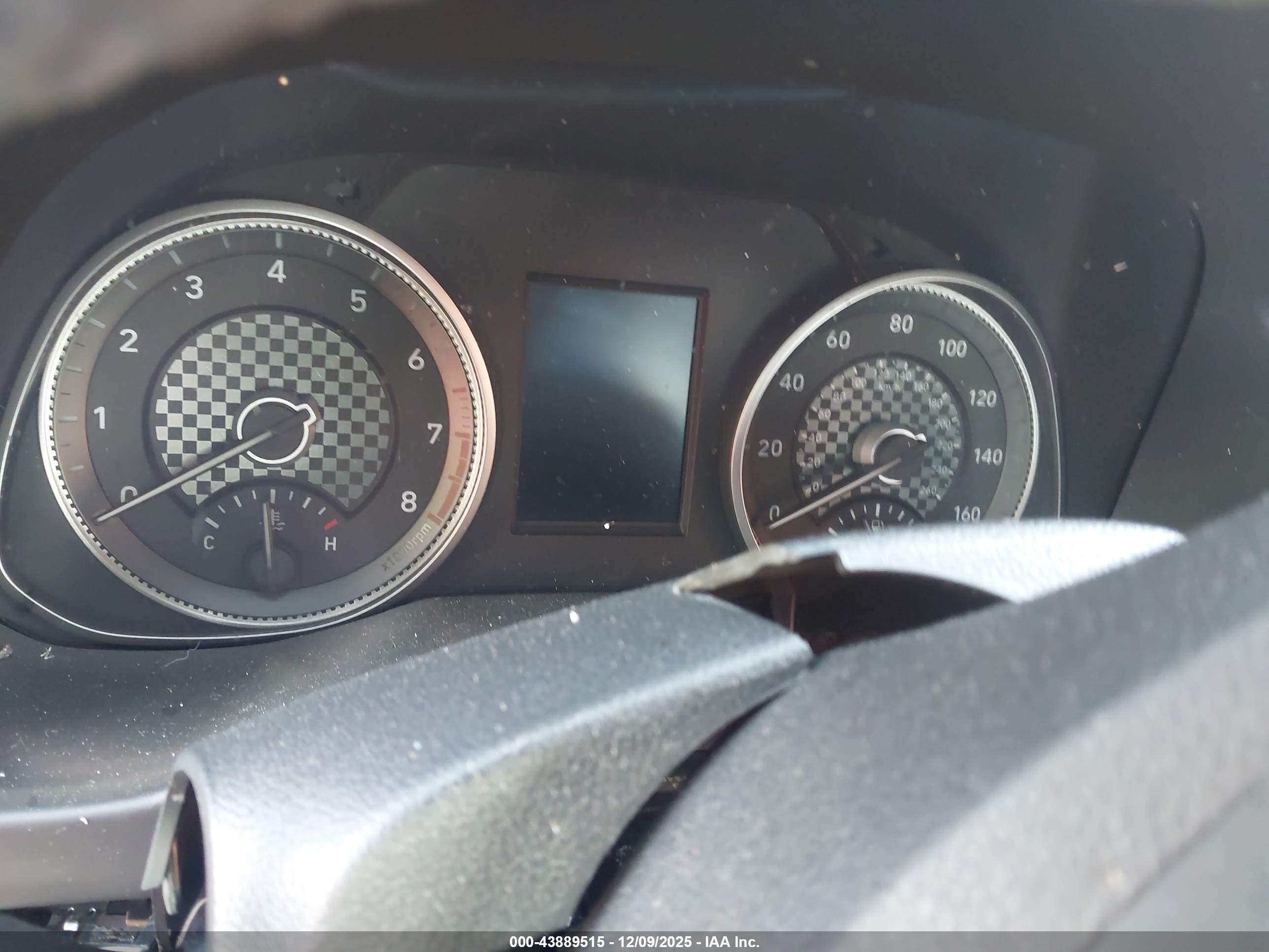 HYUNDAI ELANTRA image 7