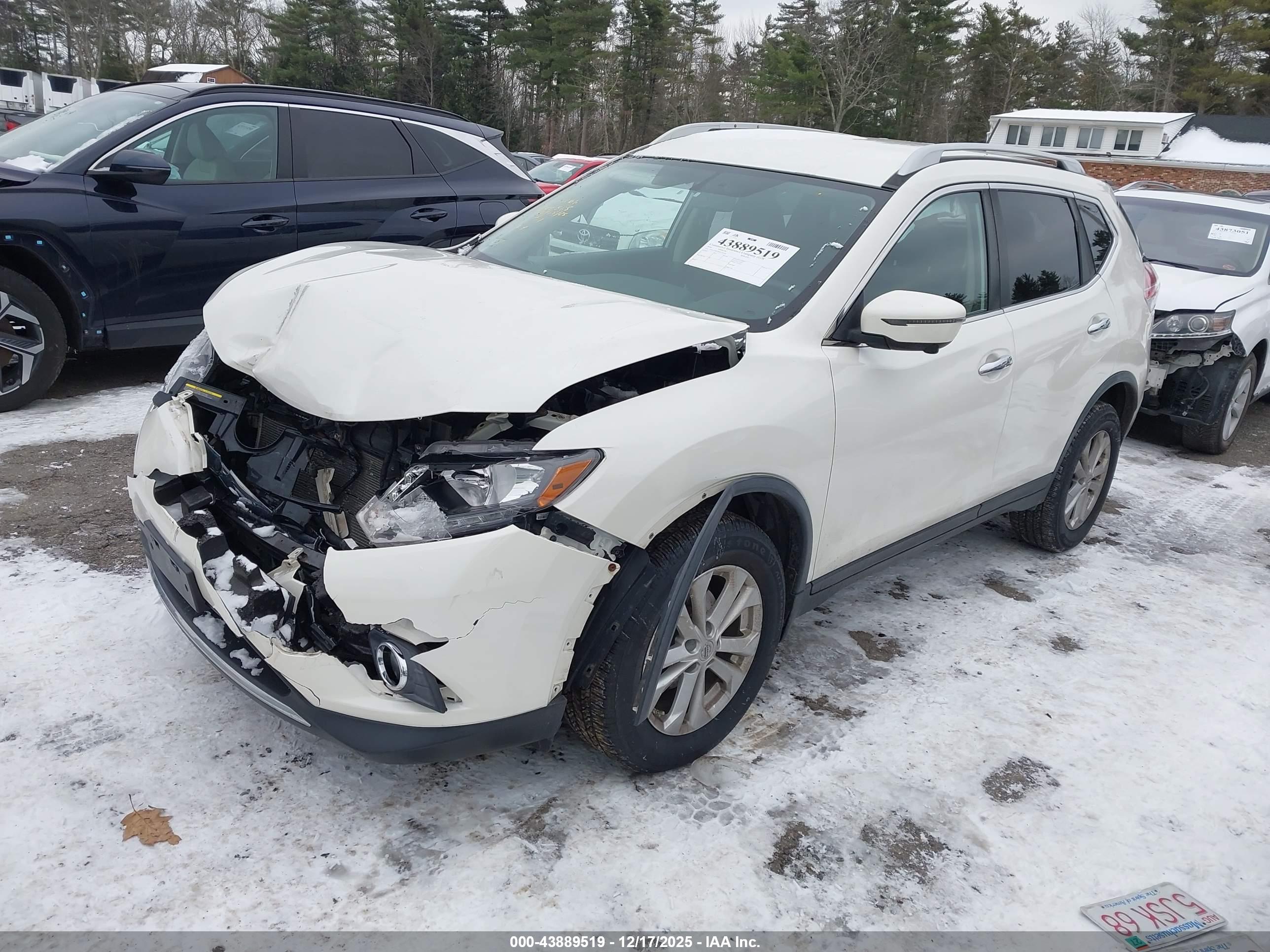 NISSAN ROGUE image 2