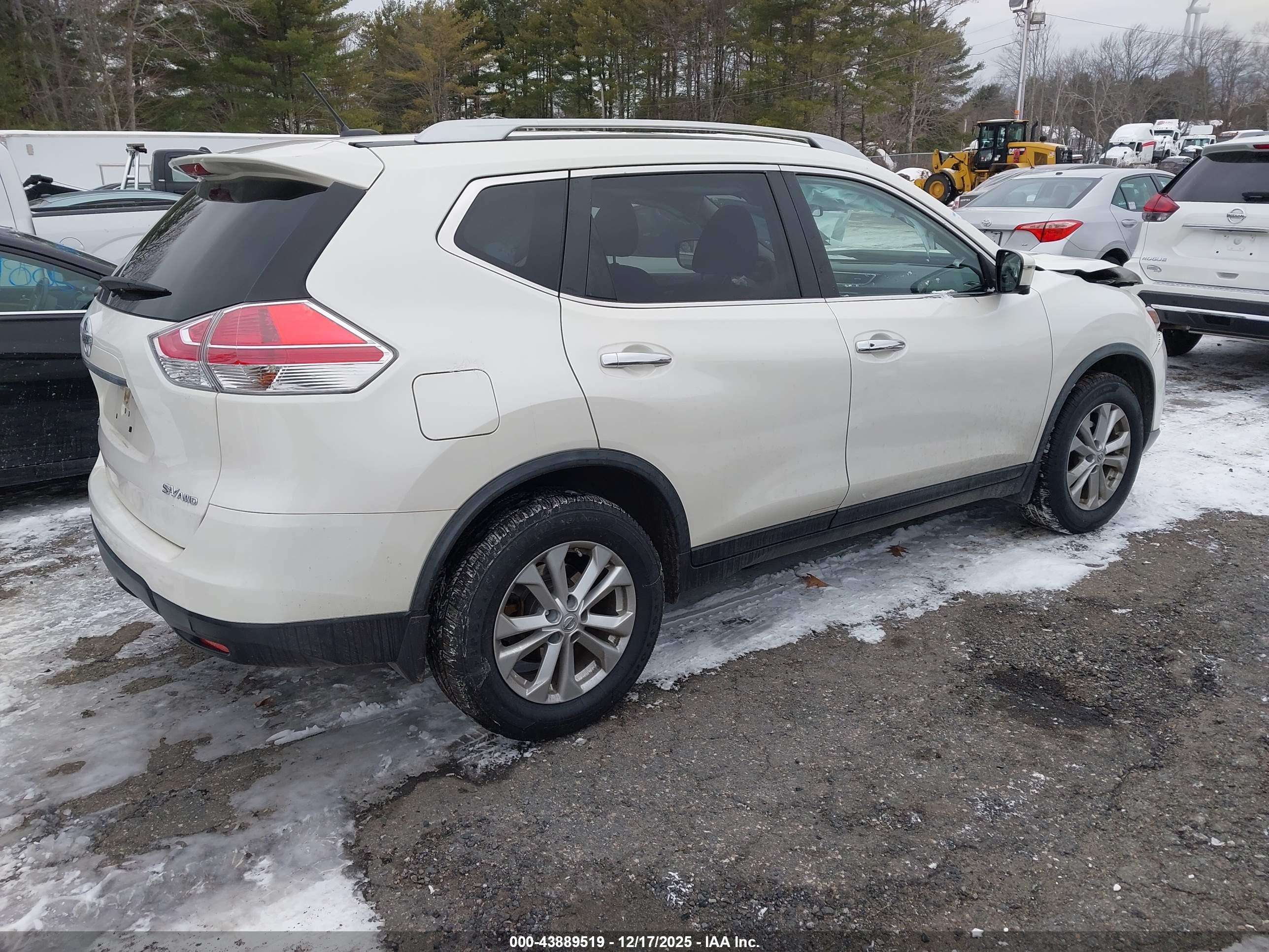 NISSAN ROGUE image 4
