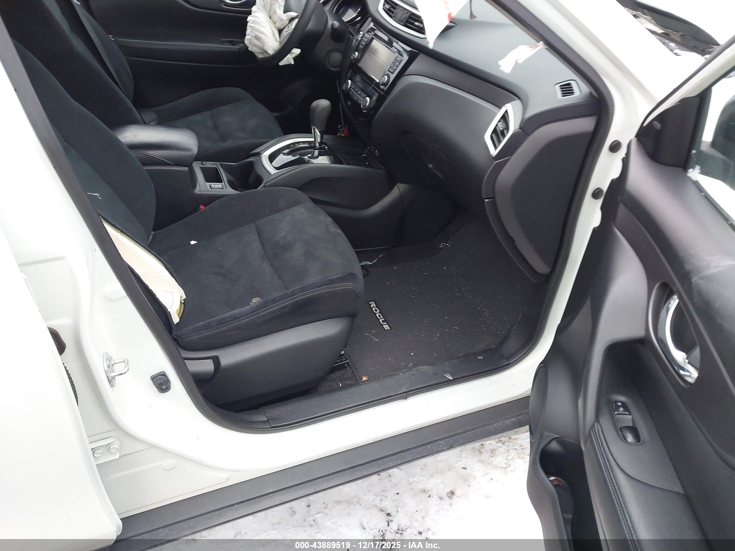 NISSAN ROGUE image 5