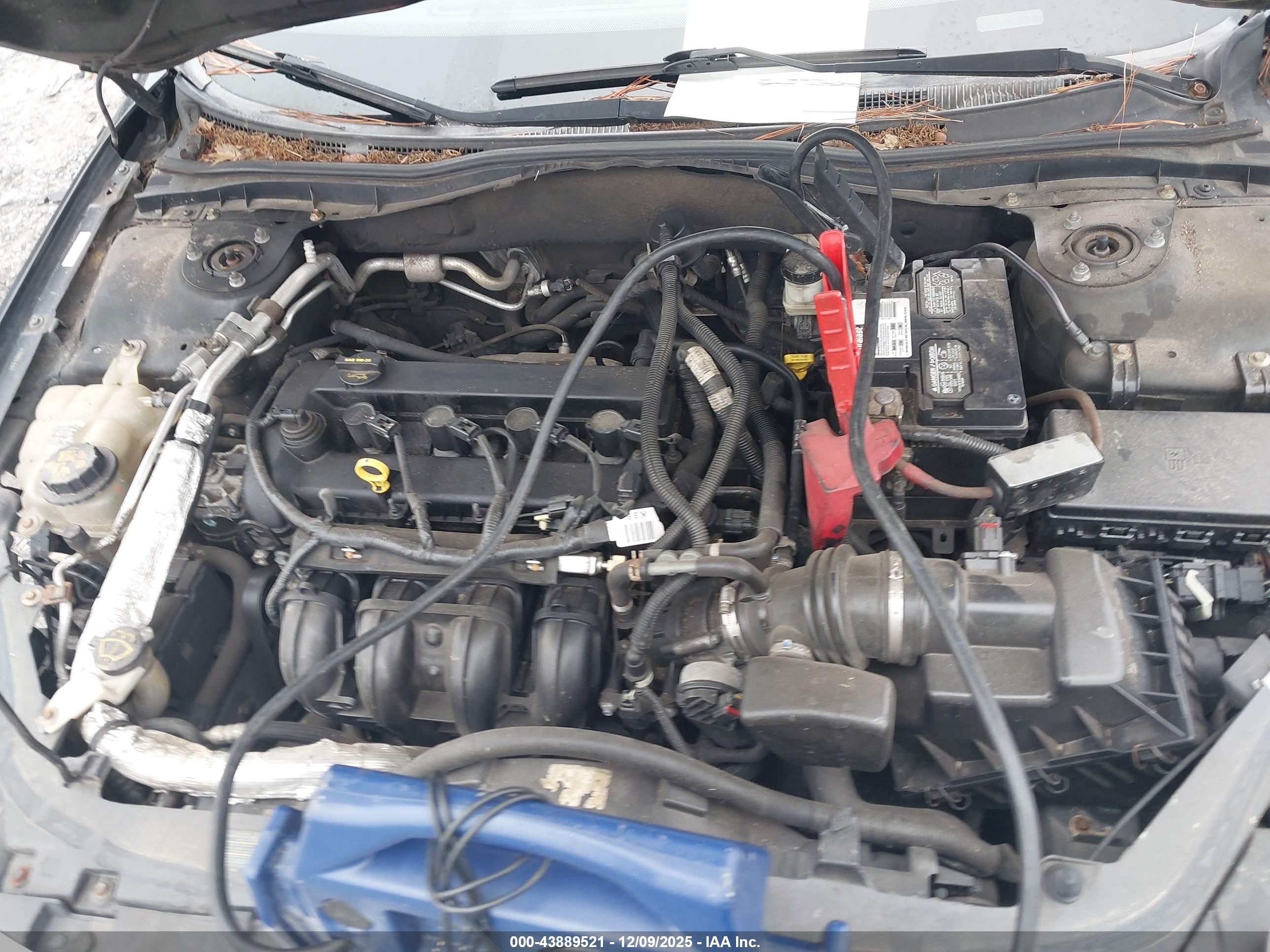 FORD FUSION image 10