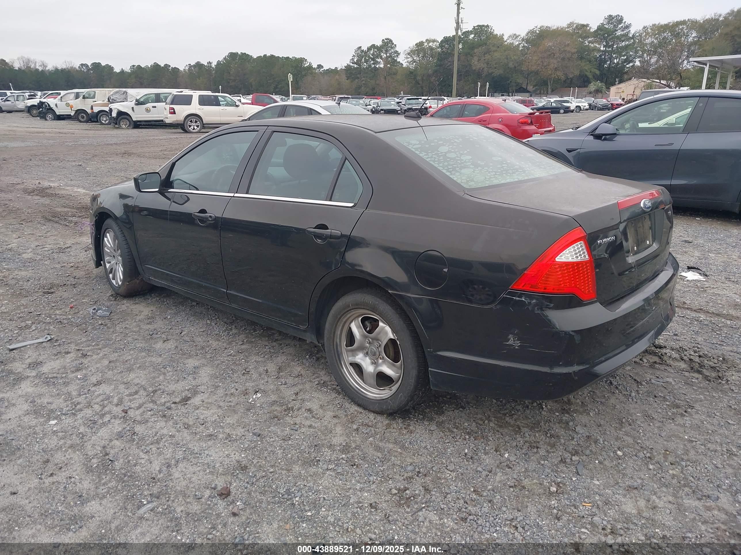 FORD FUSION image 3