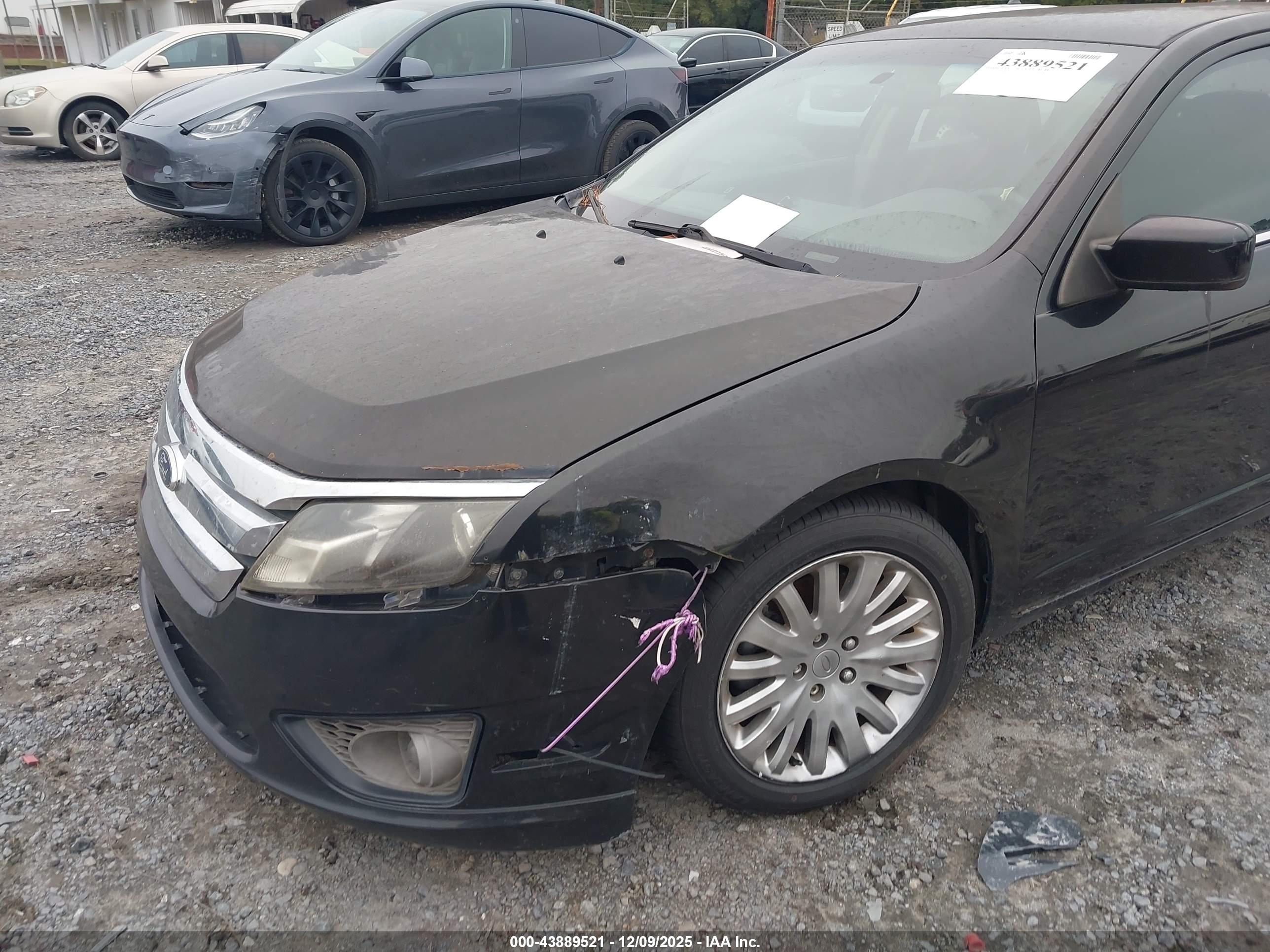 FORD FUSION image 6