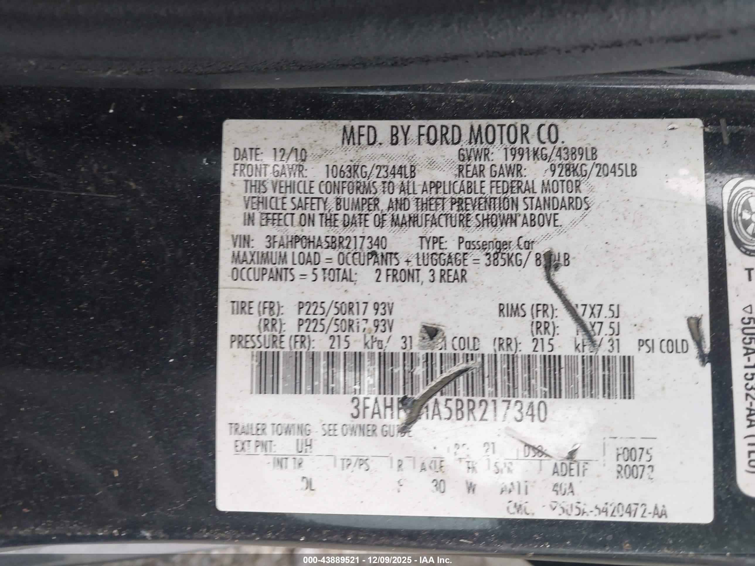 FORD FUSION image 9