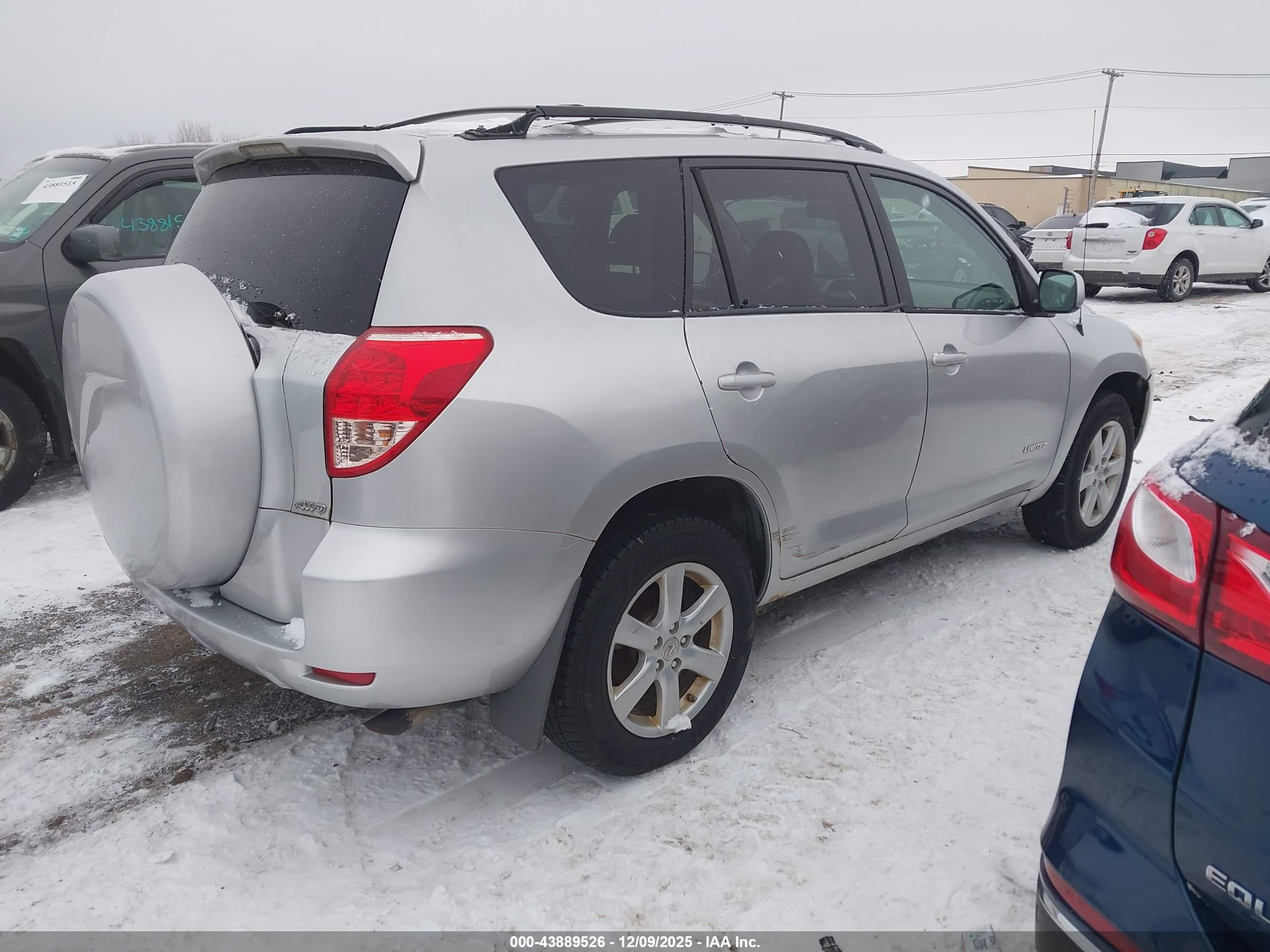 TOYOTA RAV4 image 4