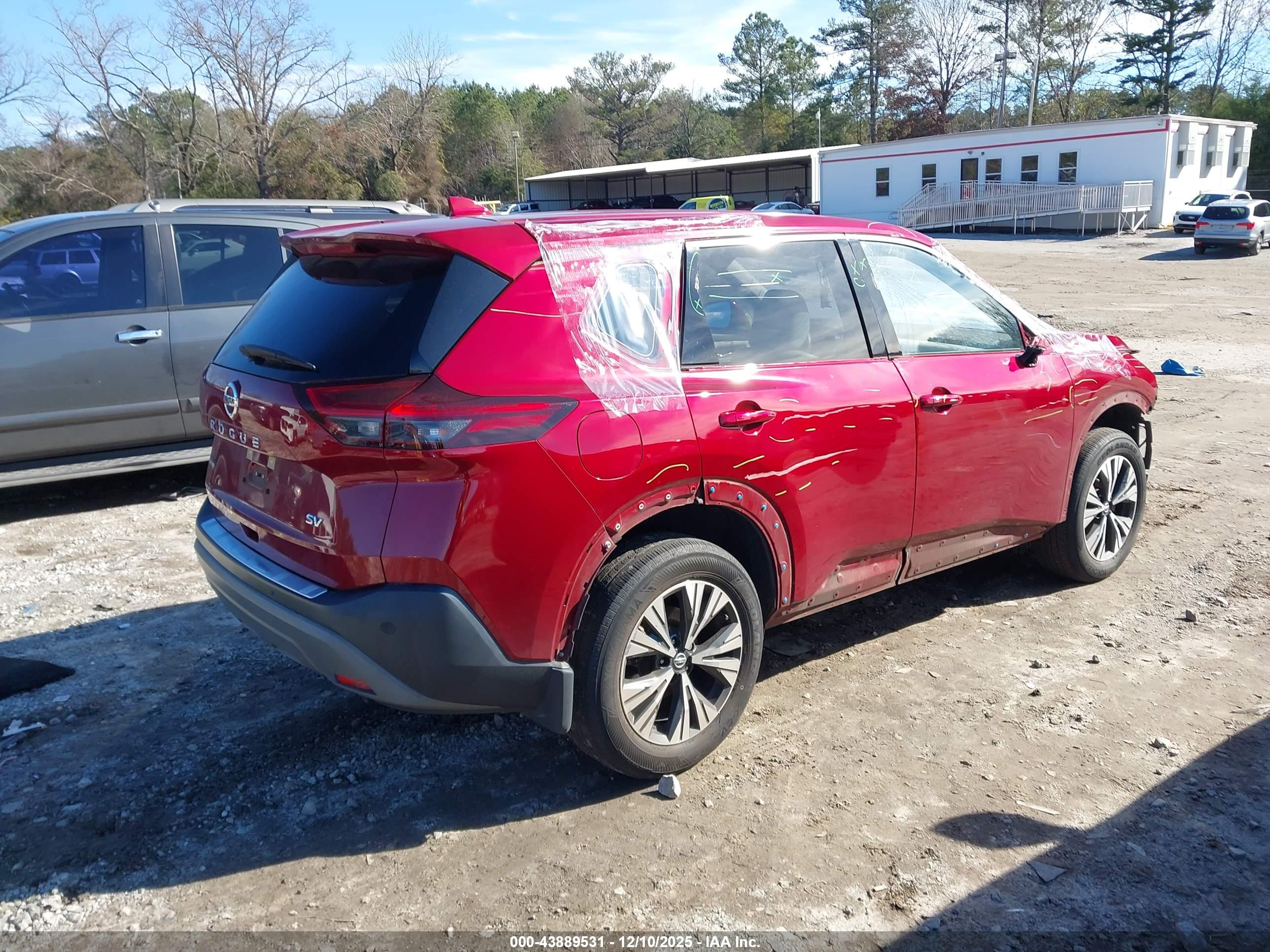 NISSAN ROGUE image 4