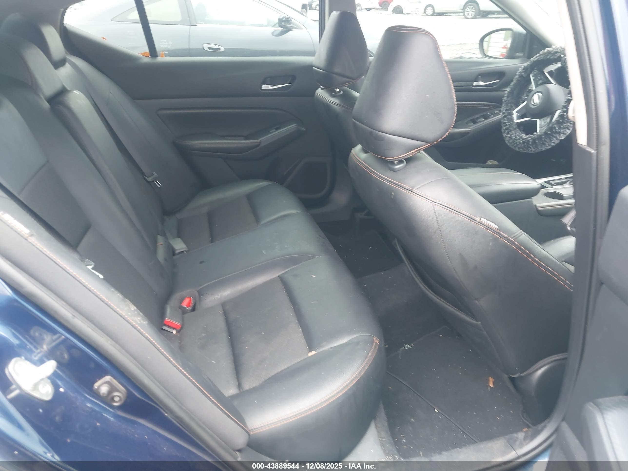 NISSAN ALTIMA image 8