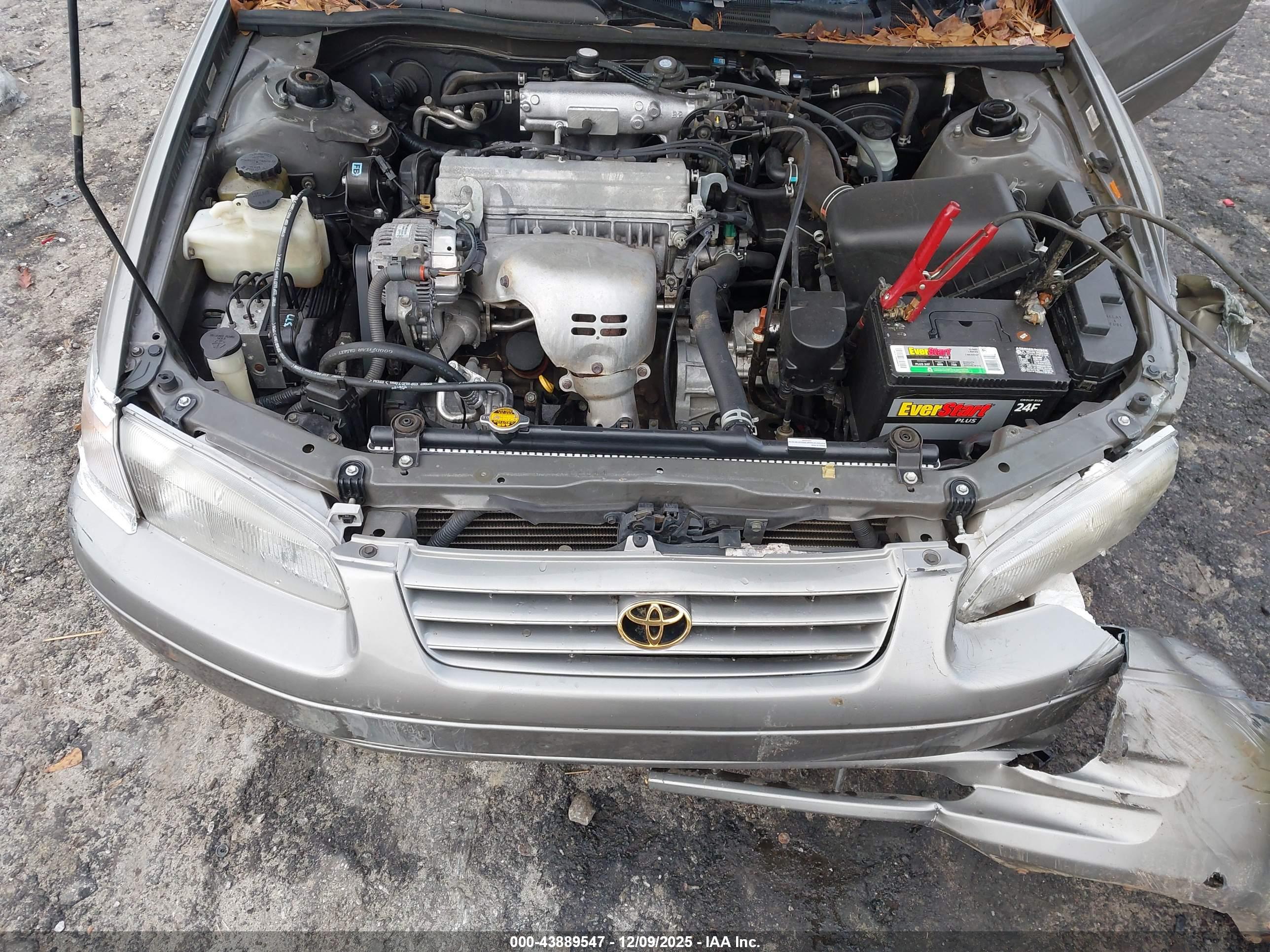 TOYOTA CAMRY image 10