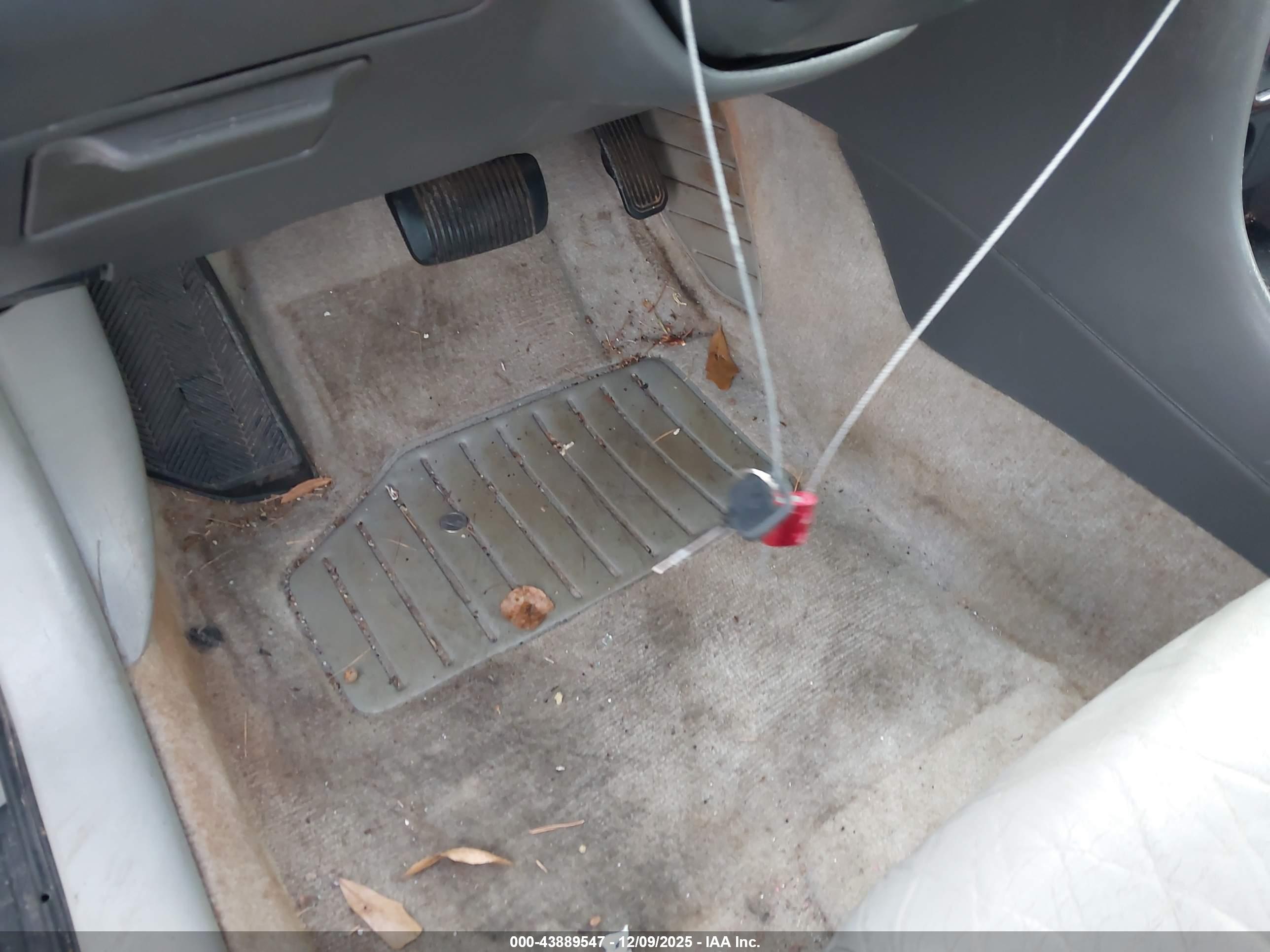 TOYOTA CAMRY image 11