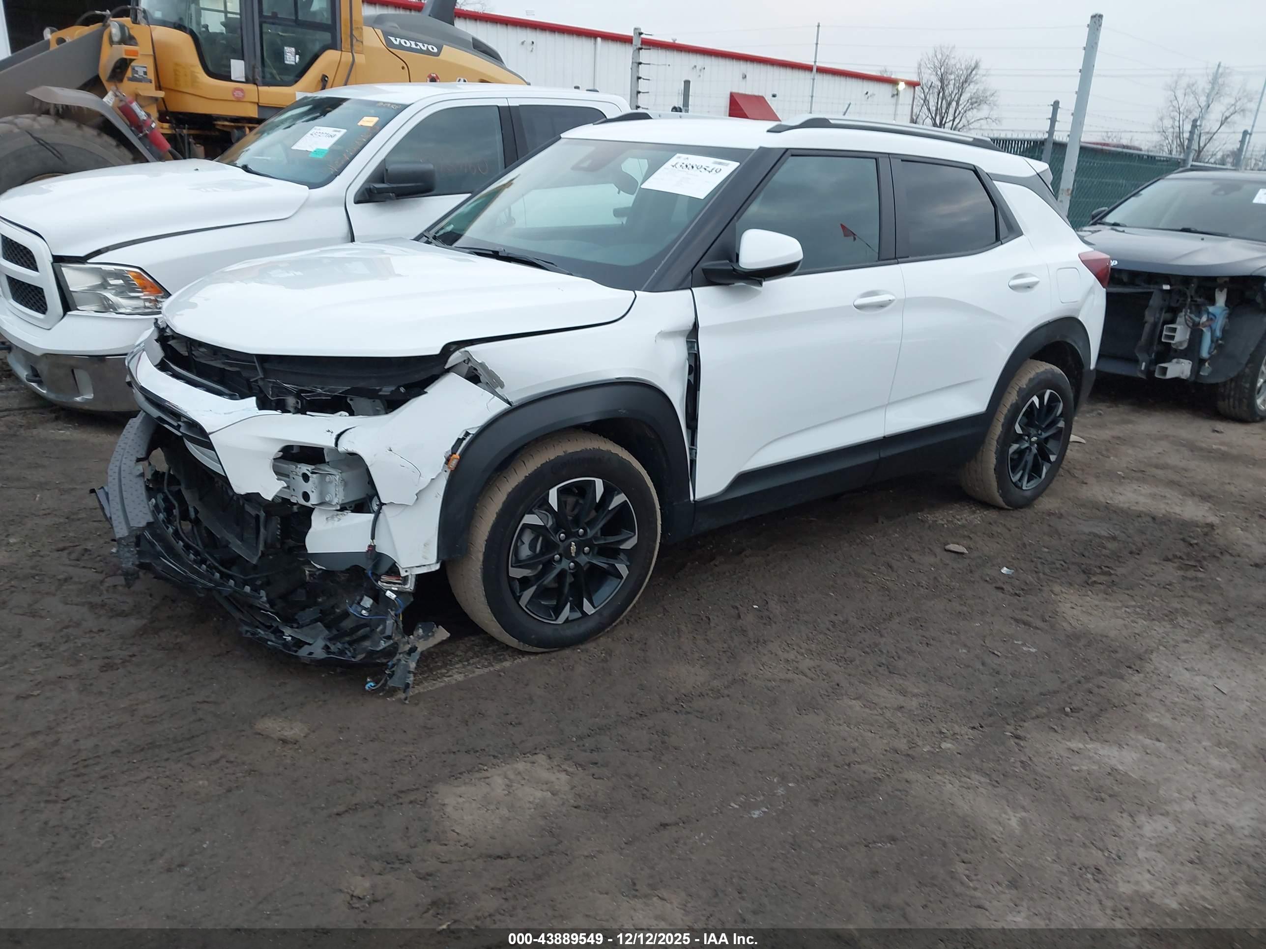 CHEVROLET TRAILBLAZER image 2