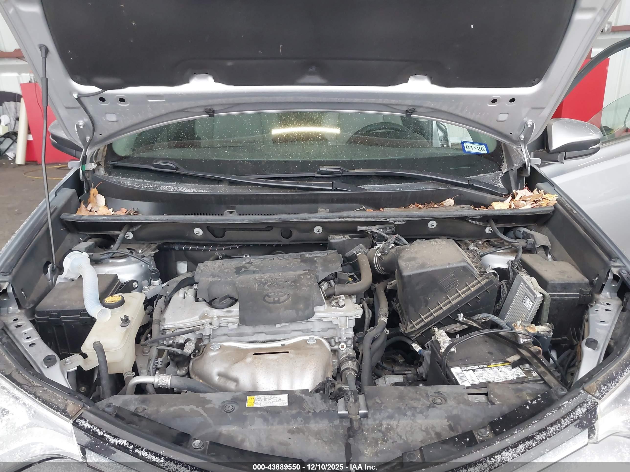 TOYOTA RAV4 image 10