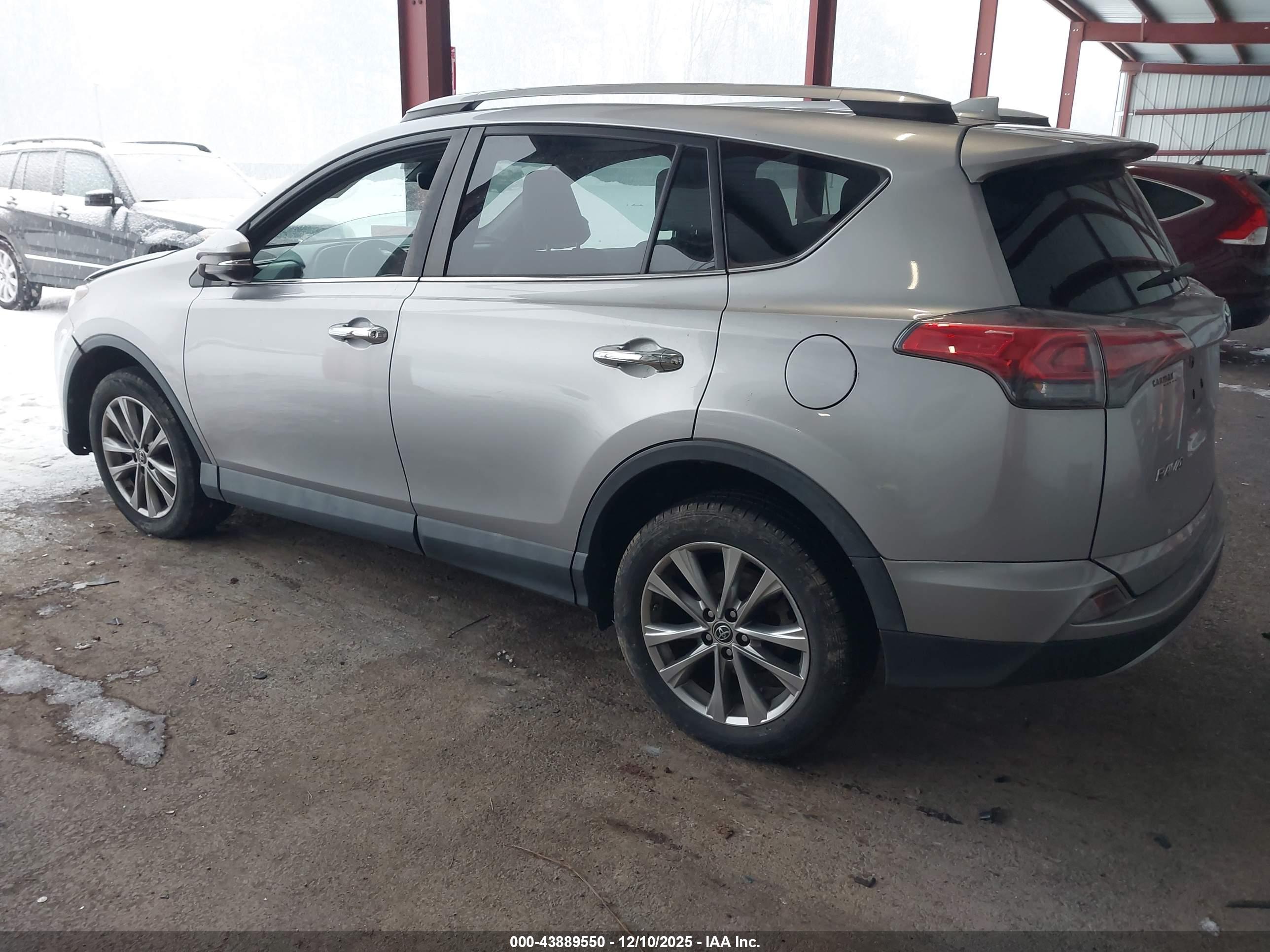 TOYOTA RAV4 image 3