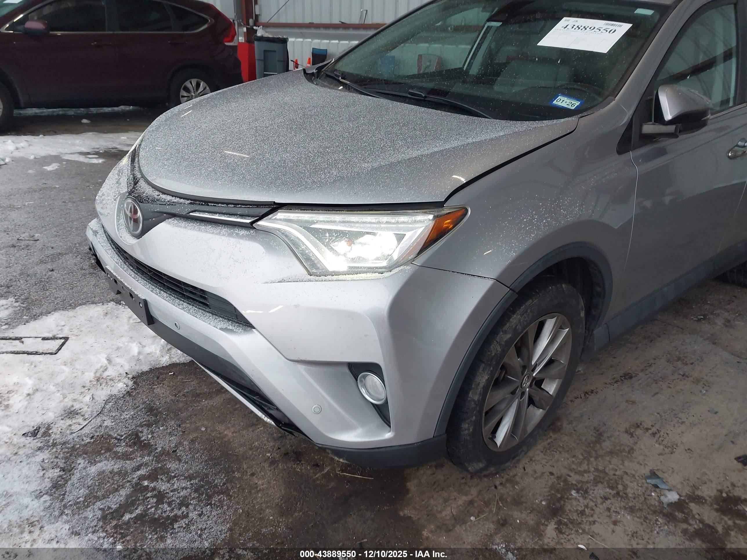 TOYOTA RAV4 image 6