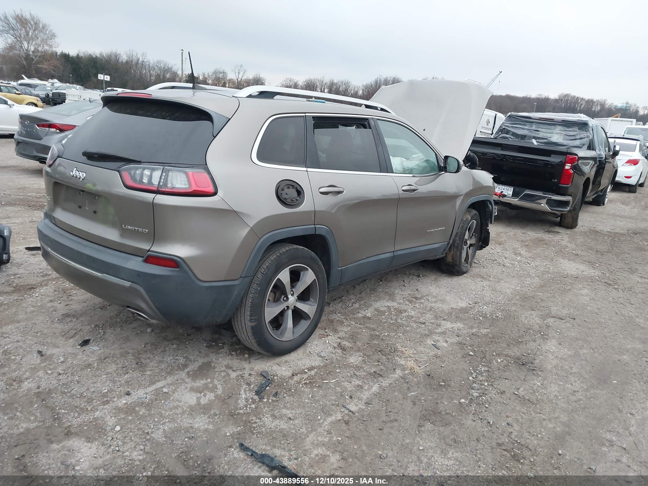 JEEP CHEROKEE image 4
