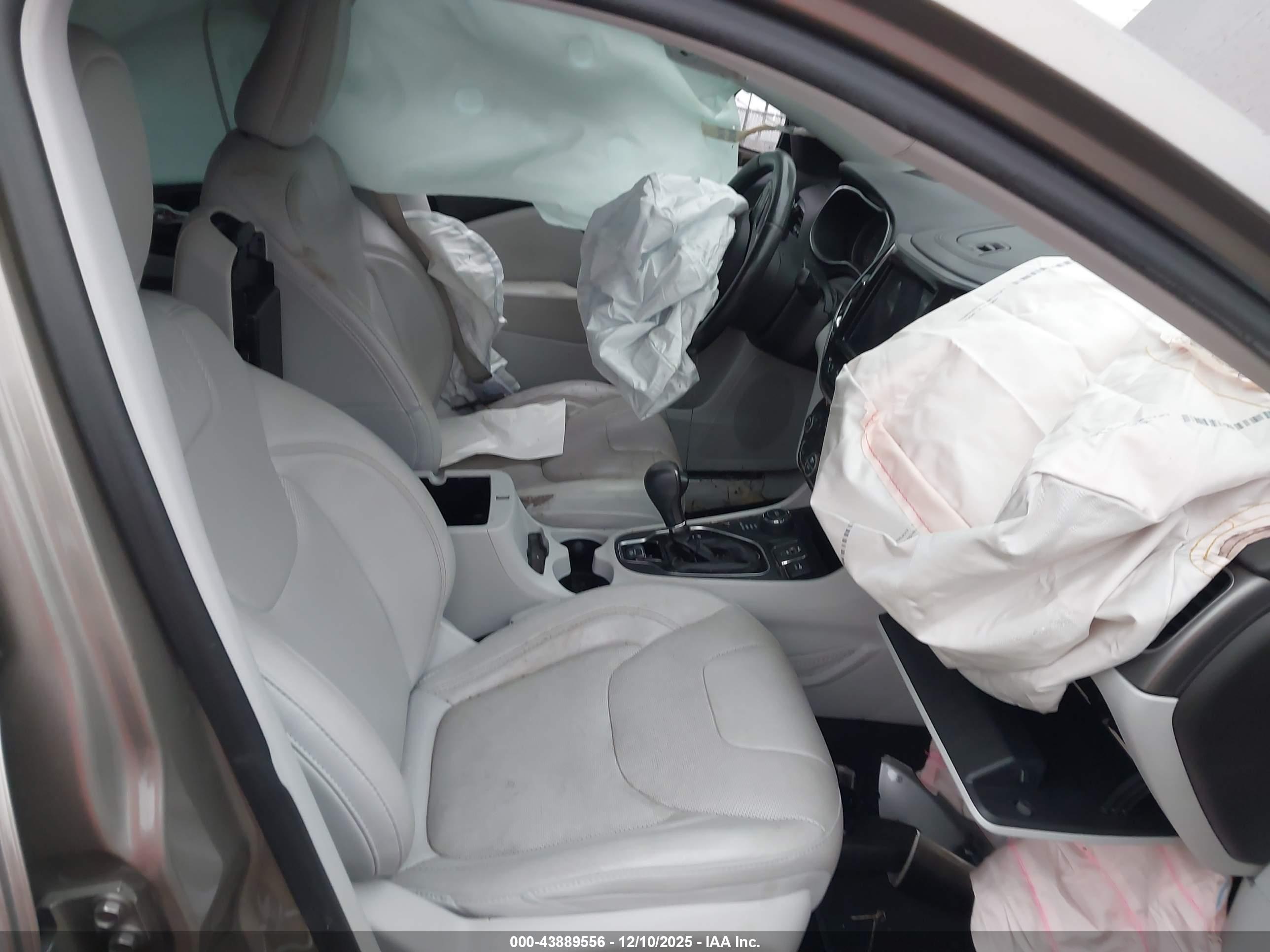 JEEP CHEROKEE image 5