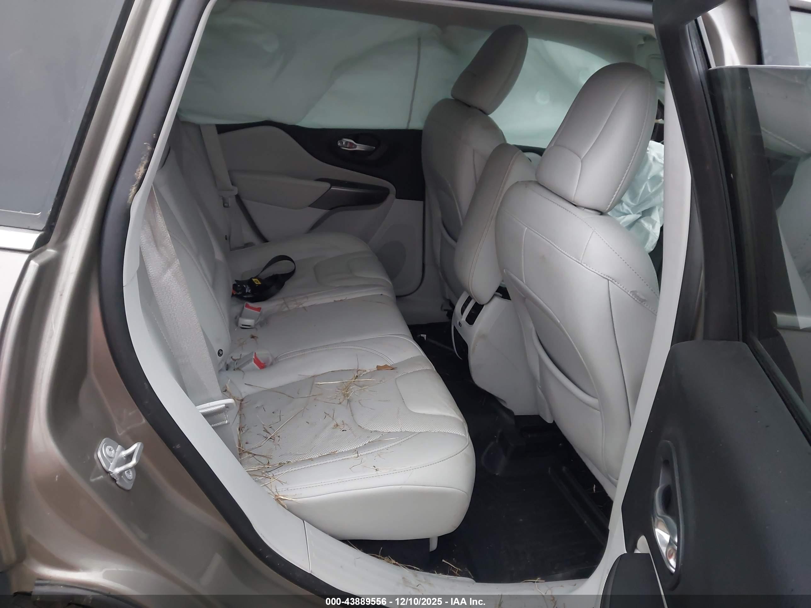 JEEP CHEROKEE image 8