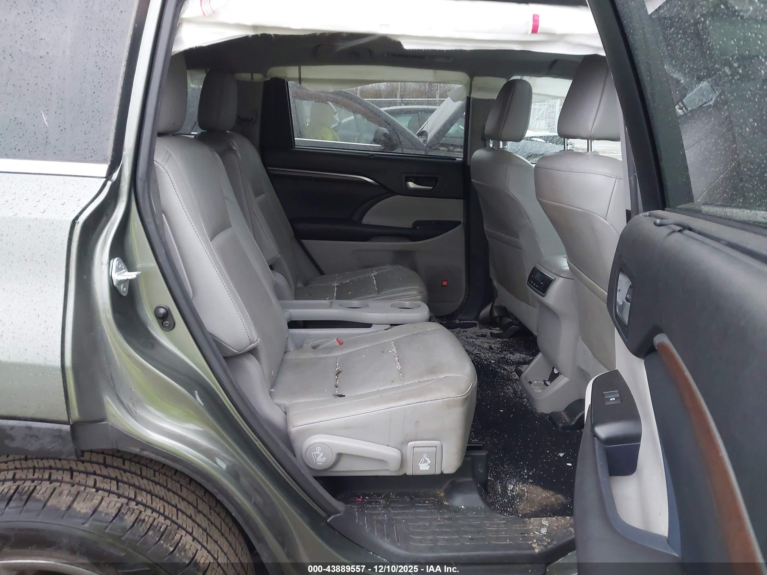 TOYOTA HIGHLANDER image 8