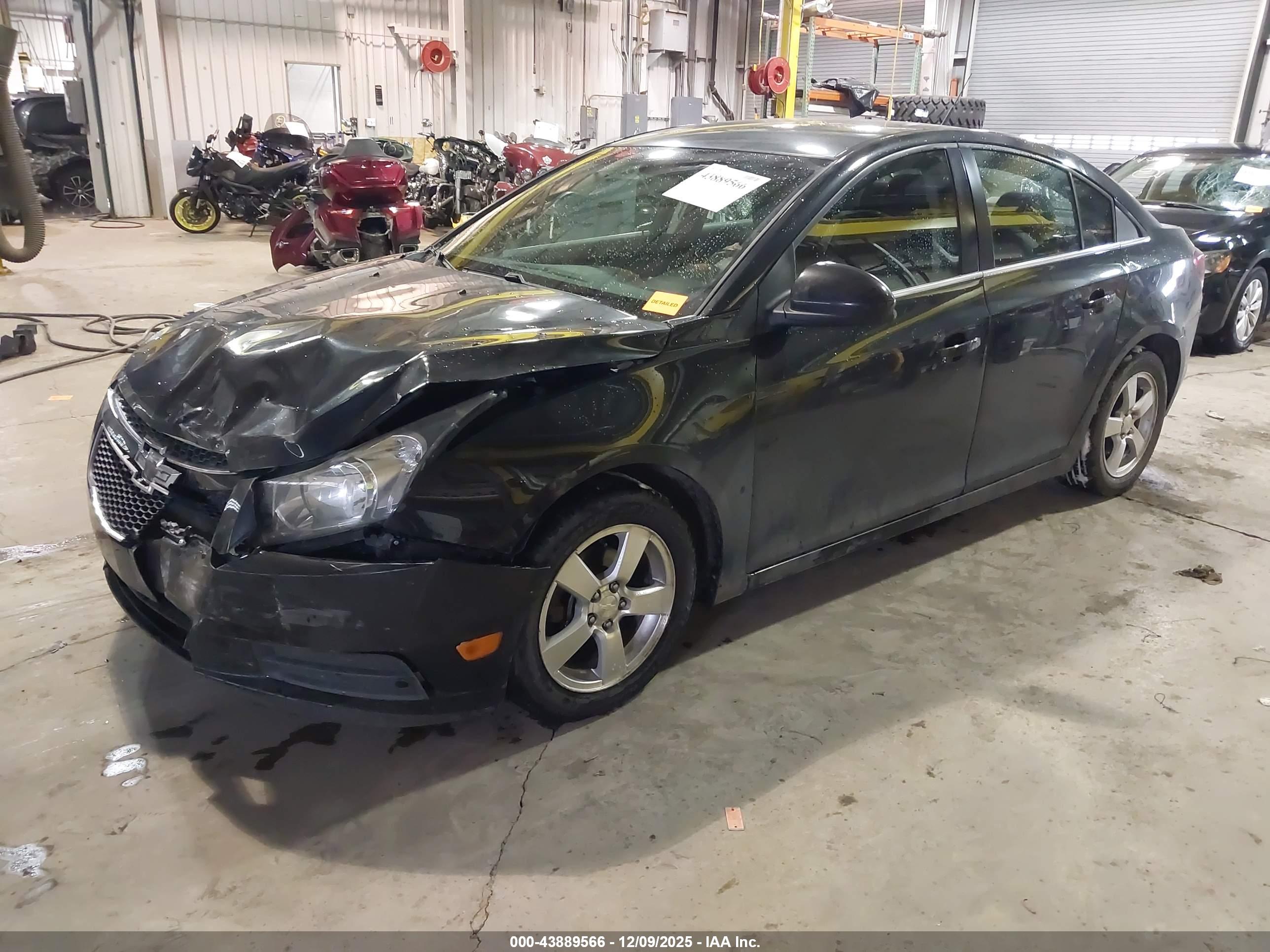 CHEVROLET CRUZE image 2