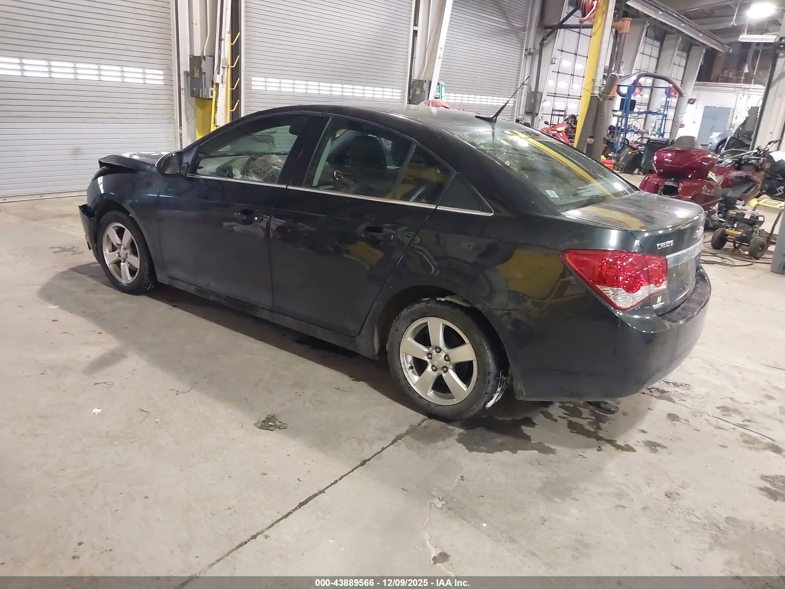 CHEVROLET CRUZE image 3